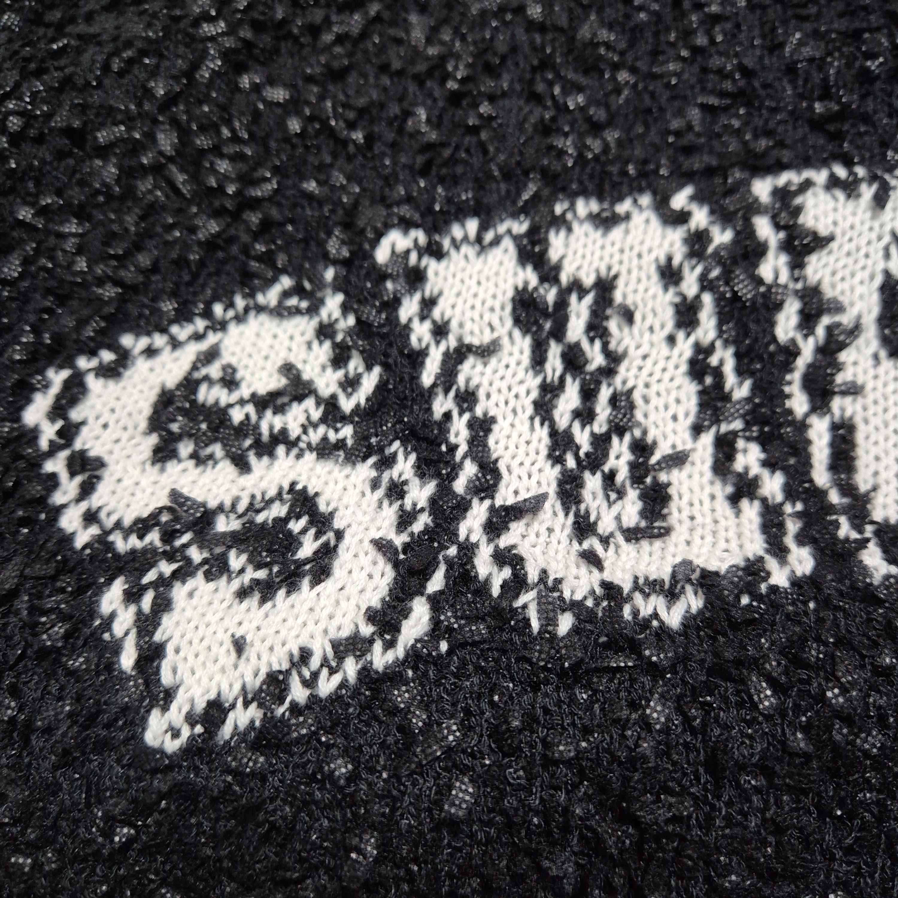Supreme Textured Arc Sweater Black - 25SS 착용 스타일 - 2