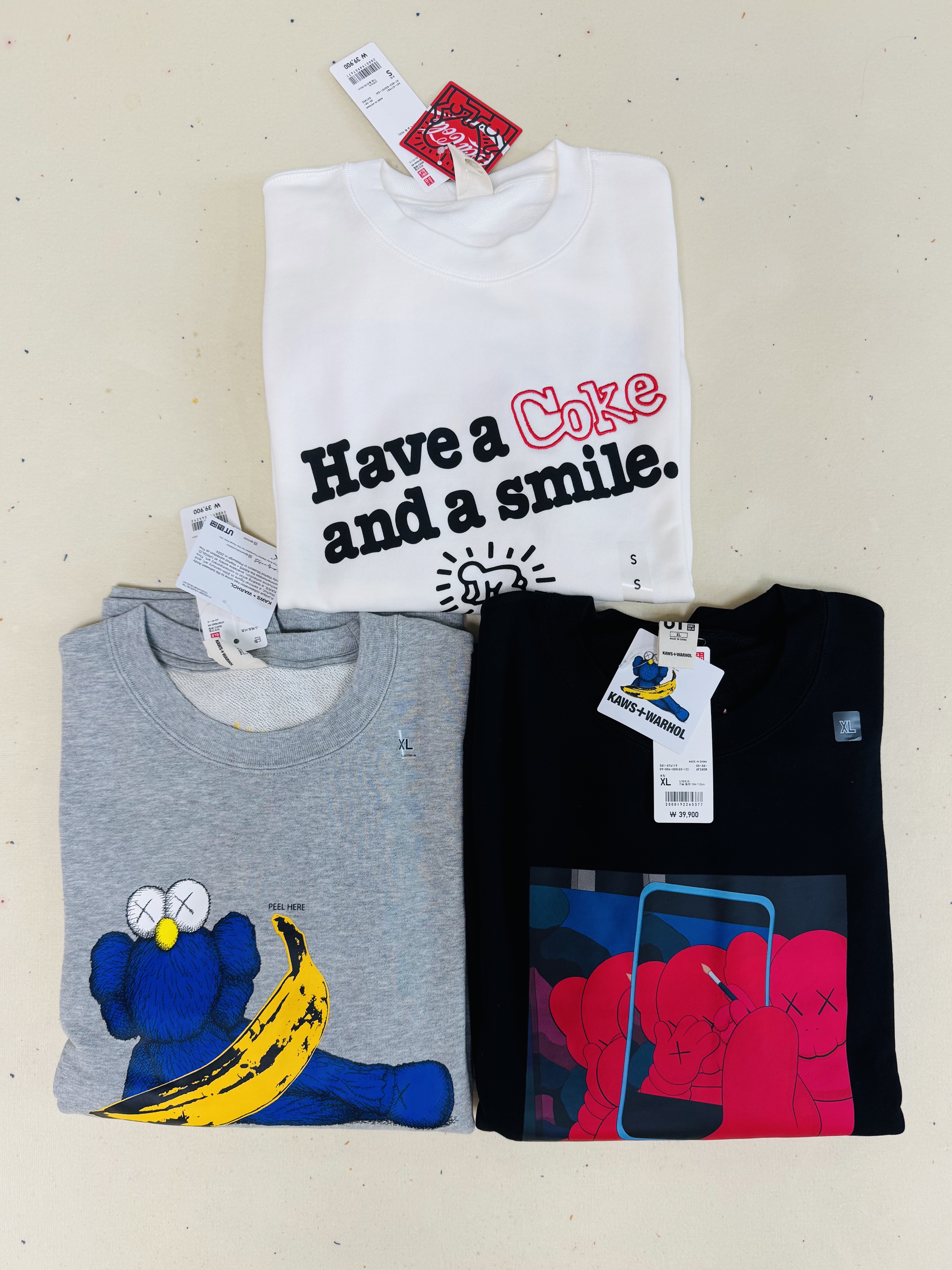 Uniqlo UT x Kaws x Warhol Sweatshirt Black, Uniqlo UT x Kaws x Warhol Sweatshirt Heather Gray 착용 스타일