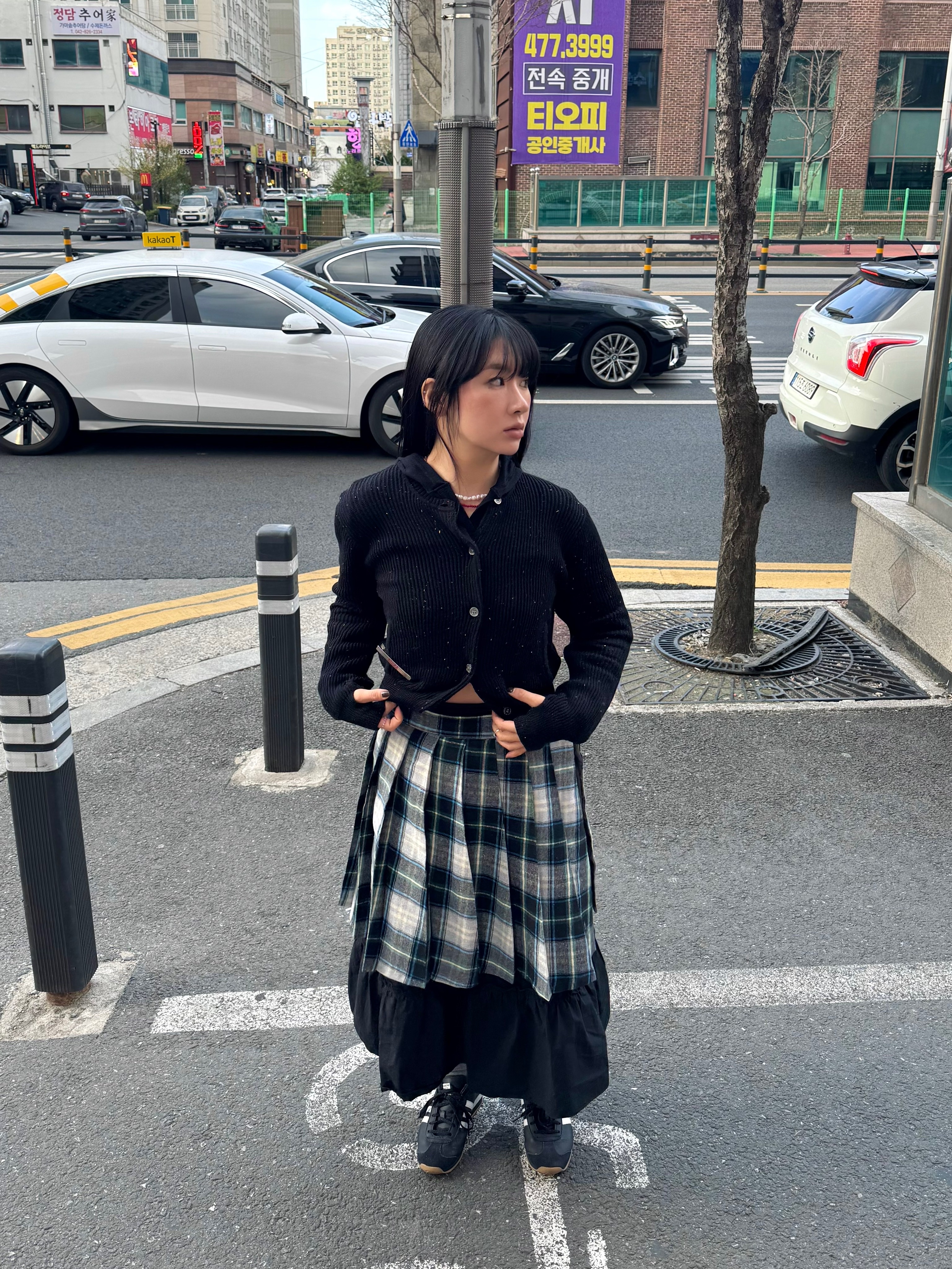 (W) noun Nep Yarn Crewneck Cardigan Black 착용 스타일 - 3