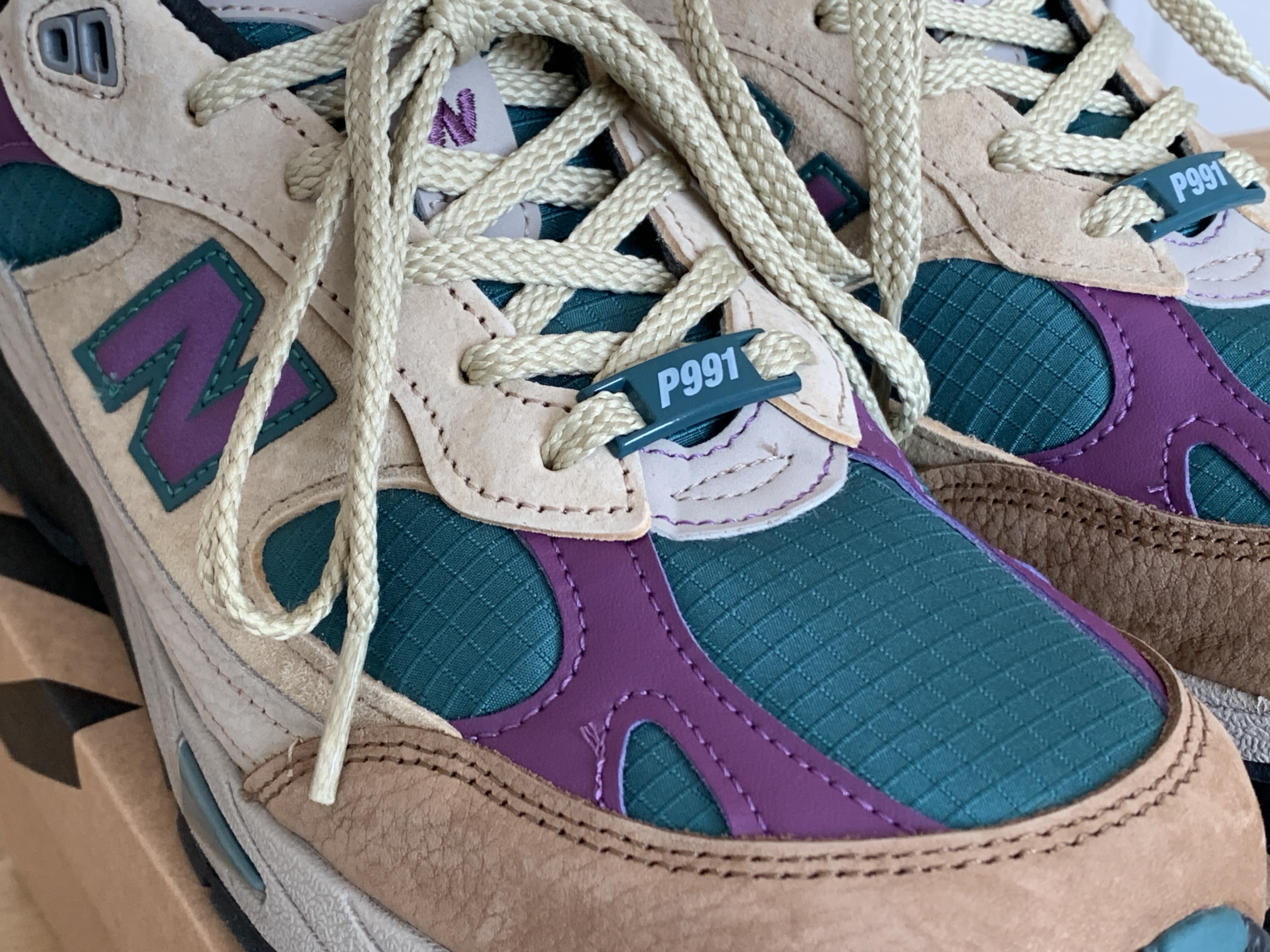 New Balance x Palace 991 Made in UK Teal Brown 착용 스타일 - 4