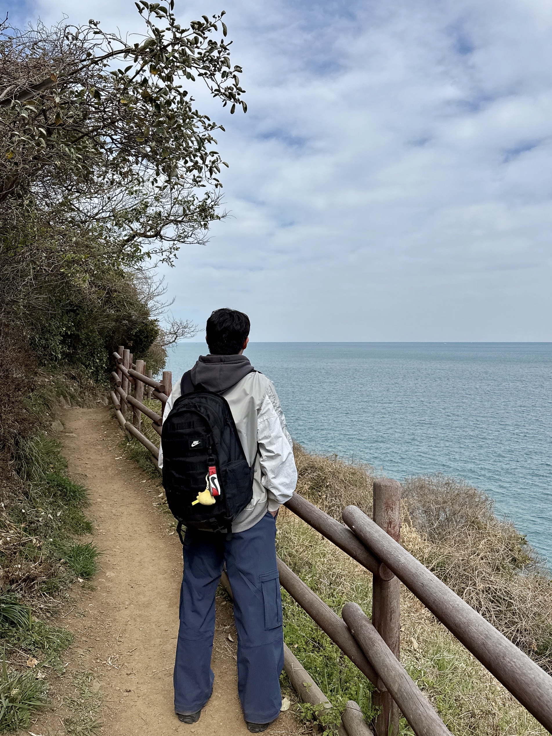 (W) Nike ACG Smith Summit Cargo Pants Thunder Blue Summit White - Asia, Nike Zoom Vomero 5 SP Black 착용 스타일 - 3