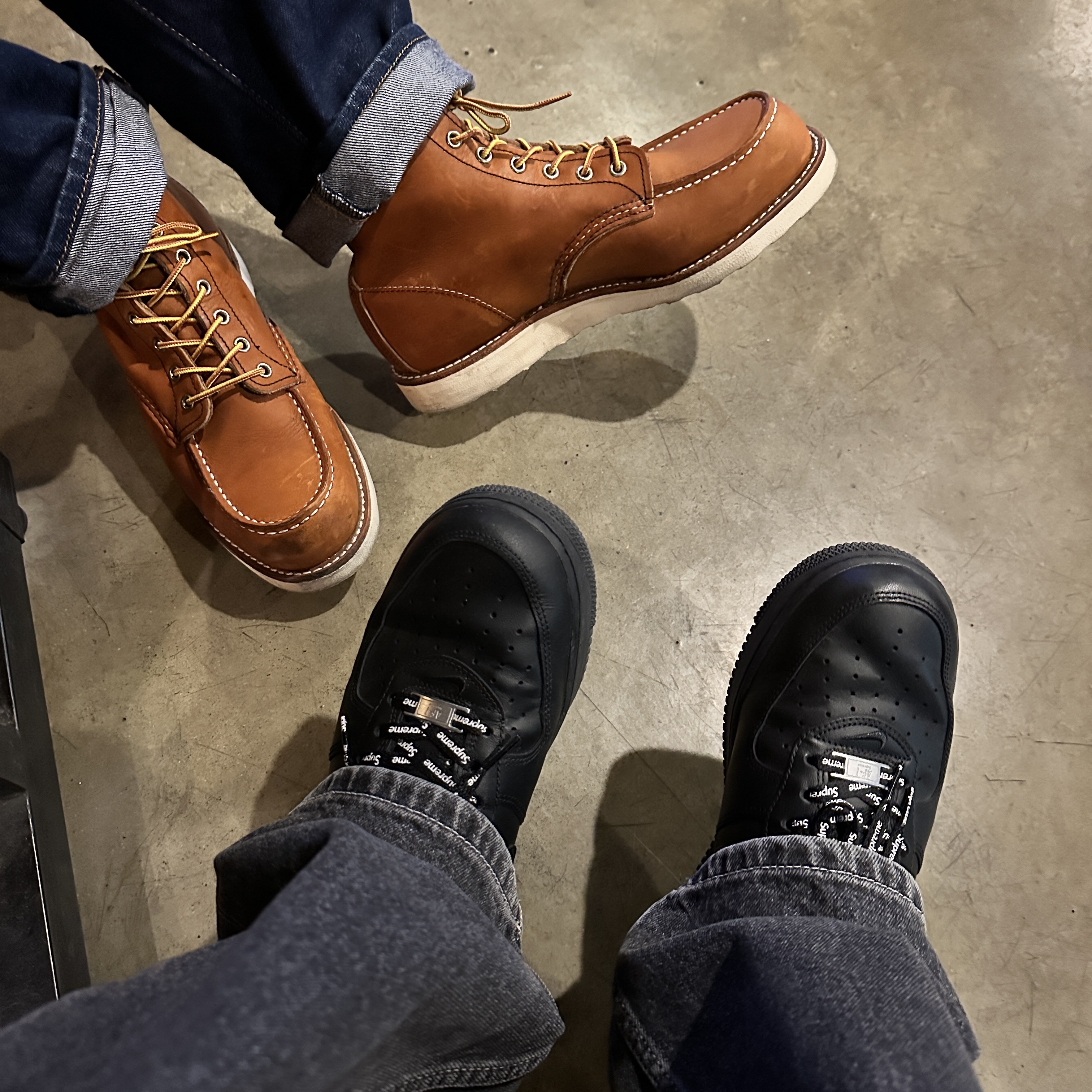 Red Wing 6 Inch Classic Moc Toe 875 Oro Legacy - D, Nike x Supreme Air Force 1 Low Black 착용 스타일