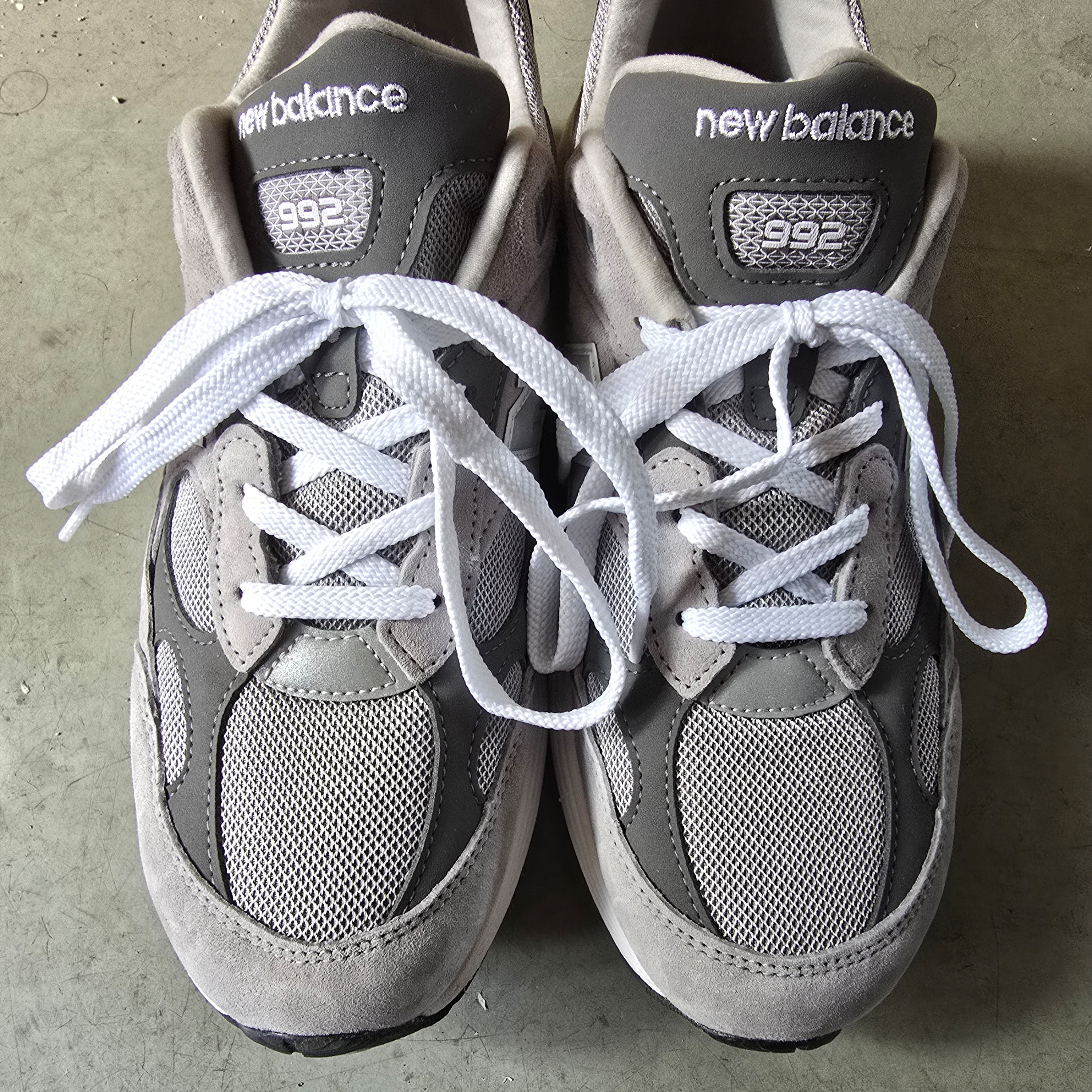 New Balance 992 Made in USA Core Grey Silver Metallic 착용 스타일