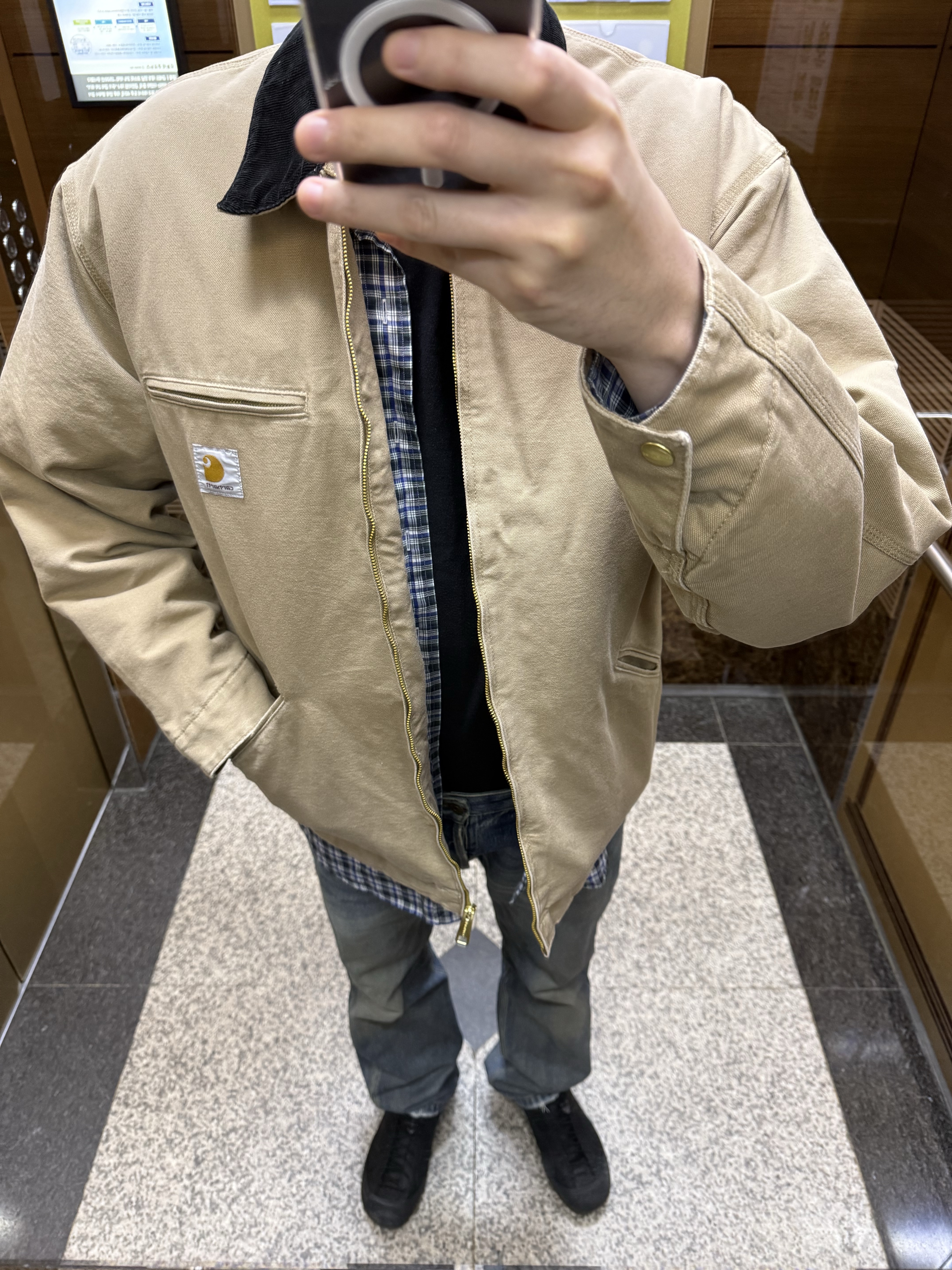 Carhartt WIP Organic Cotton Dearborn Canvas OG Detroit Jacket Peanut Aged Canvas - Winter, Keen Jasper Rocks SP Sneakers Black 착용 스타일