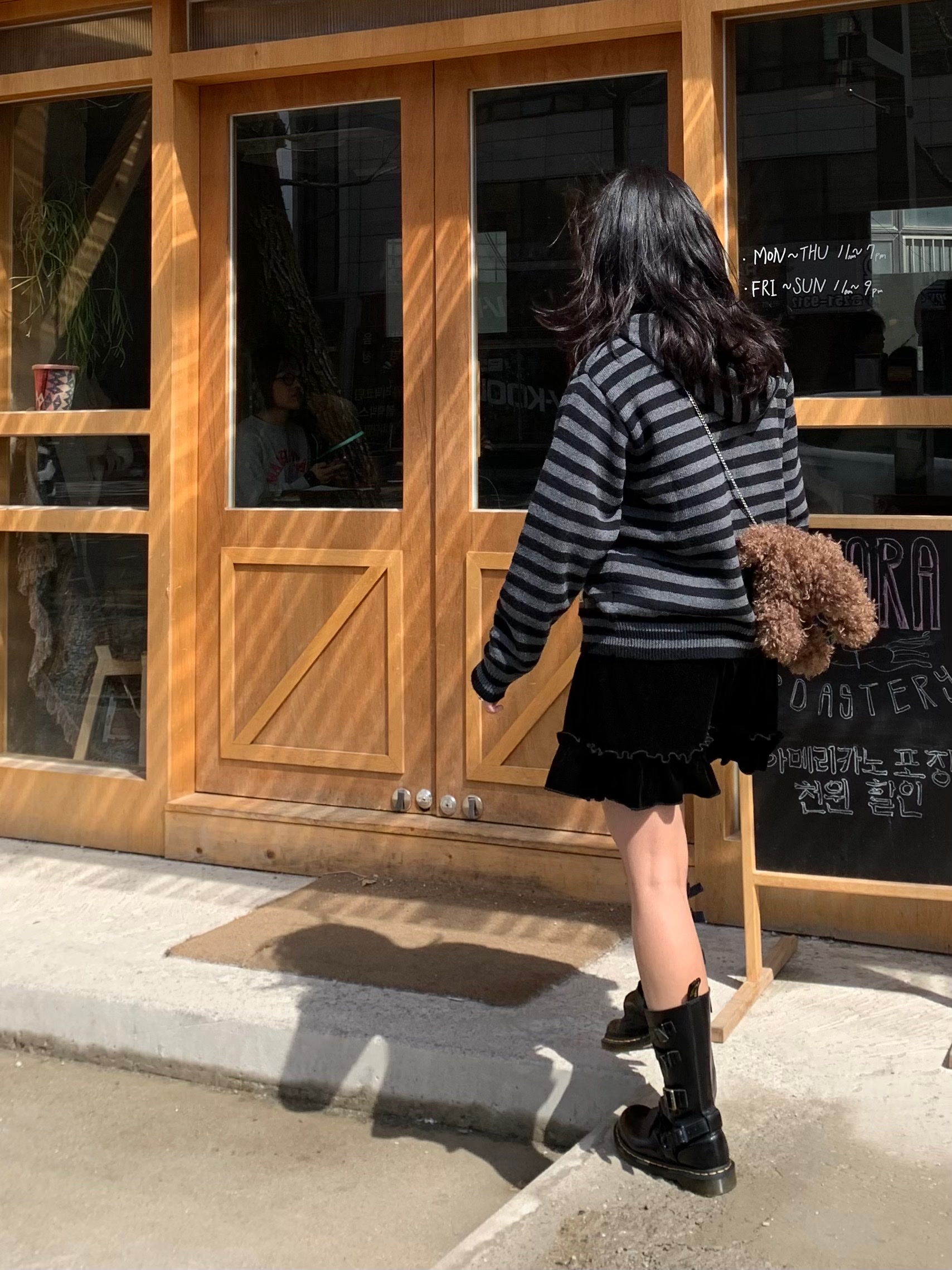 (W) 닥터마틴 오드릭 톨 나파 레더 플랫폼 첼시 부츠 블랙 착용 스타일 - 3