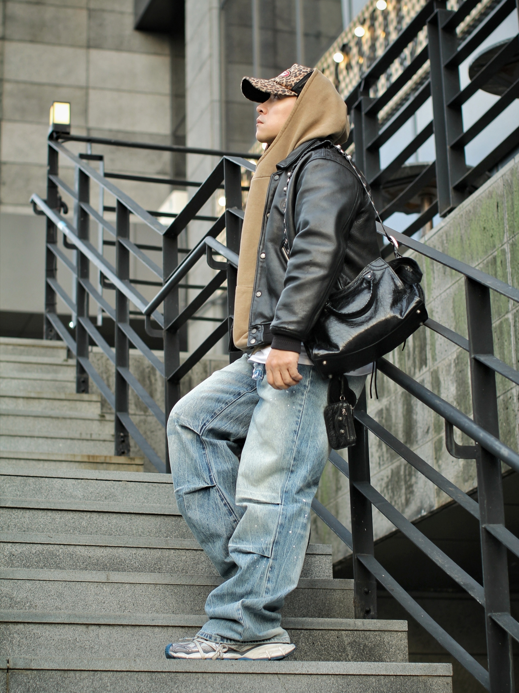 Bearbrick x Ader Error 100%, Ignota Core:6 Washed Hoodie Camel 착용 스타일 - 3