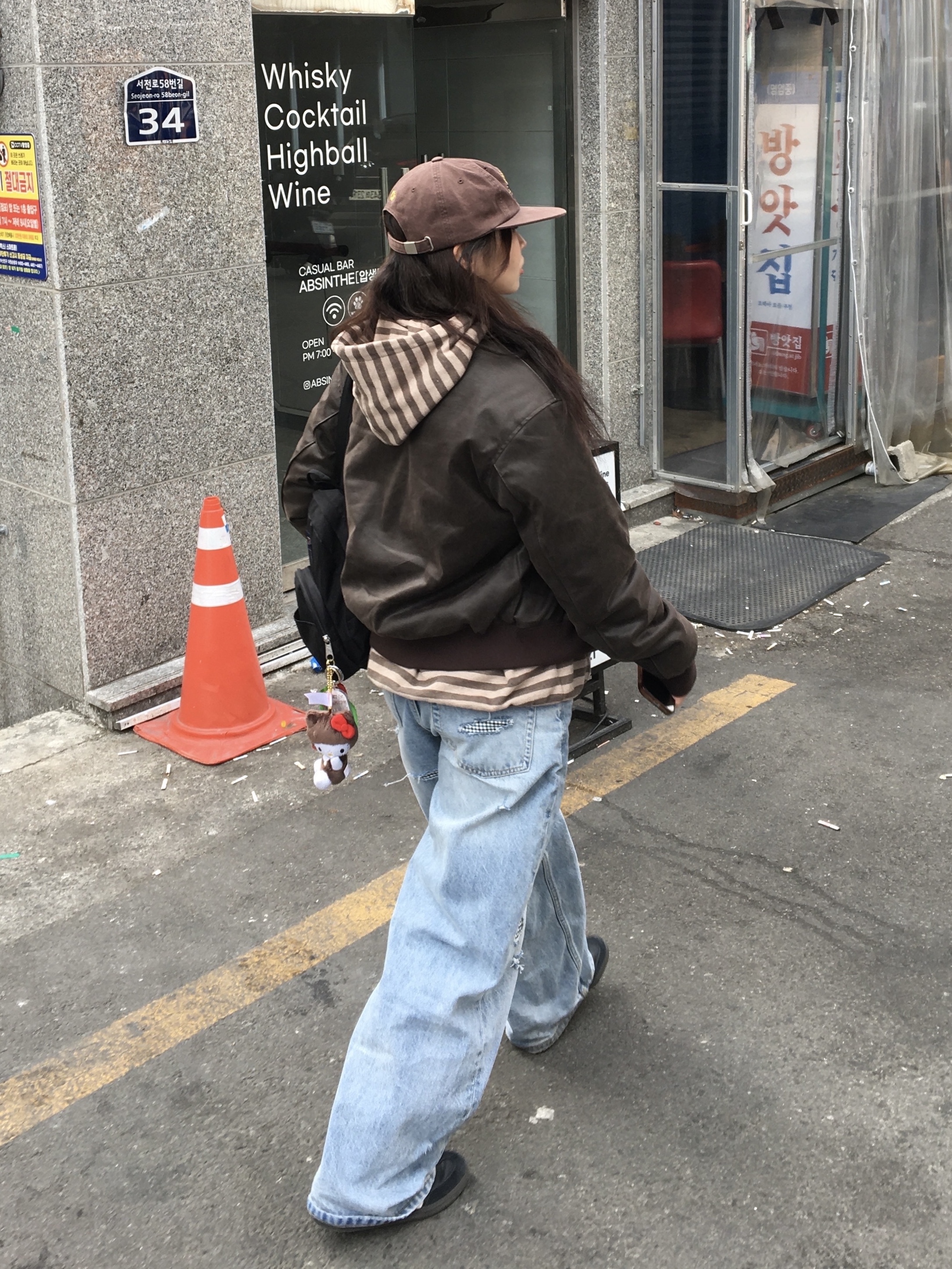 Hello Sunrise Washed VTG Cat Logo 6panel Cap Brown, Jansport Half Pint Mini Backpack Black 착용 스타일 - 3