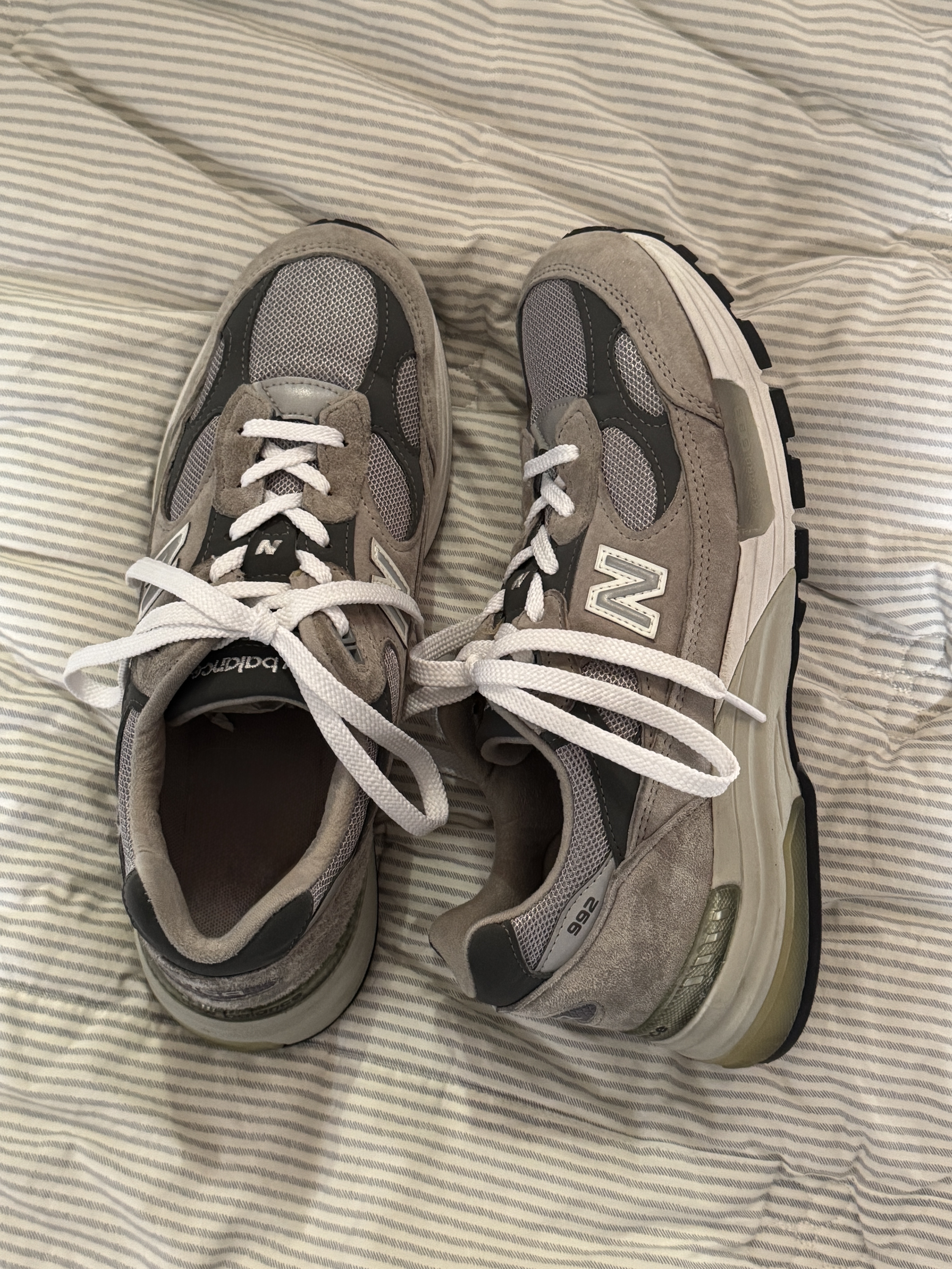 New Balance 992 Made in USA Core Grey Silver Metallic, New Balance 992 Made in USA Grey - D Standard 착용 스타일