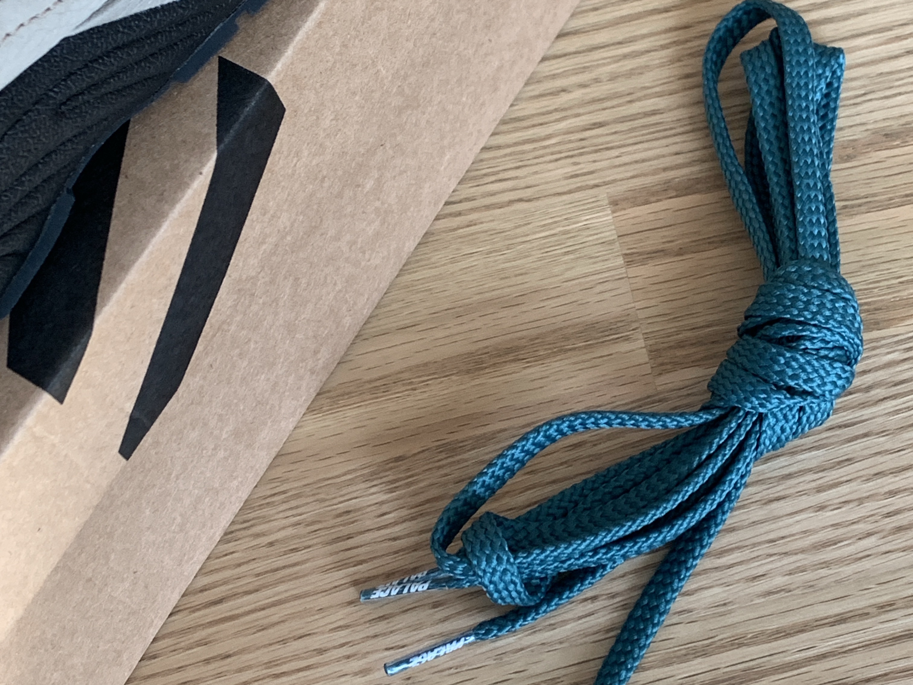 New Balance x Palace 991 Made in UK Teal Brown 착용 스타일 - 5