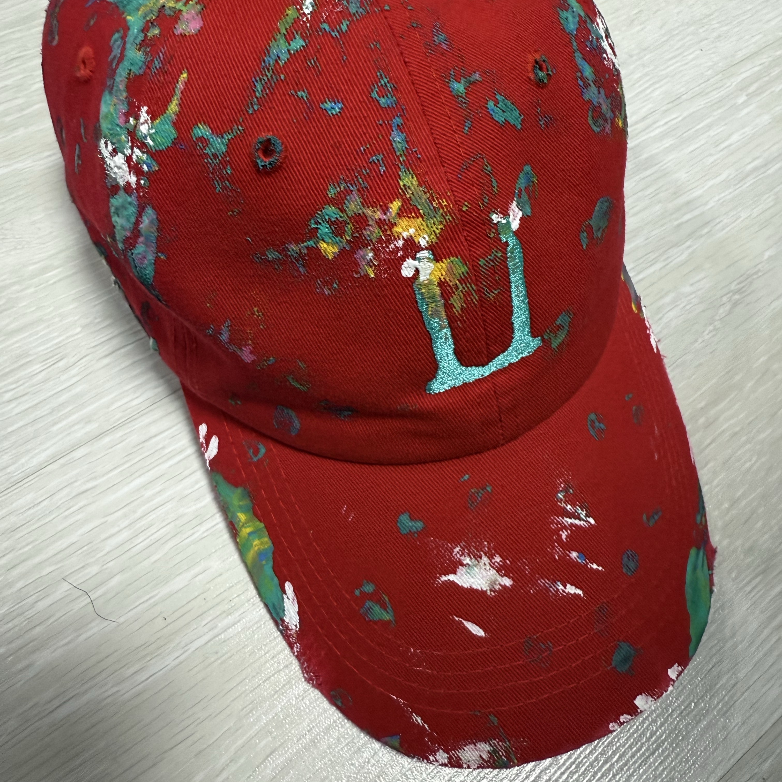 G-DRAGON Ubermensch Cap Red 착용 스타일