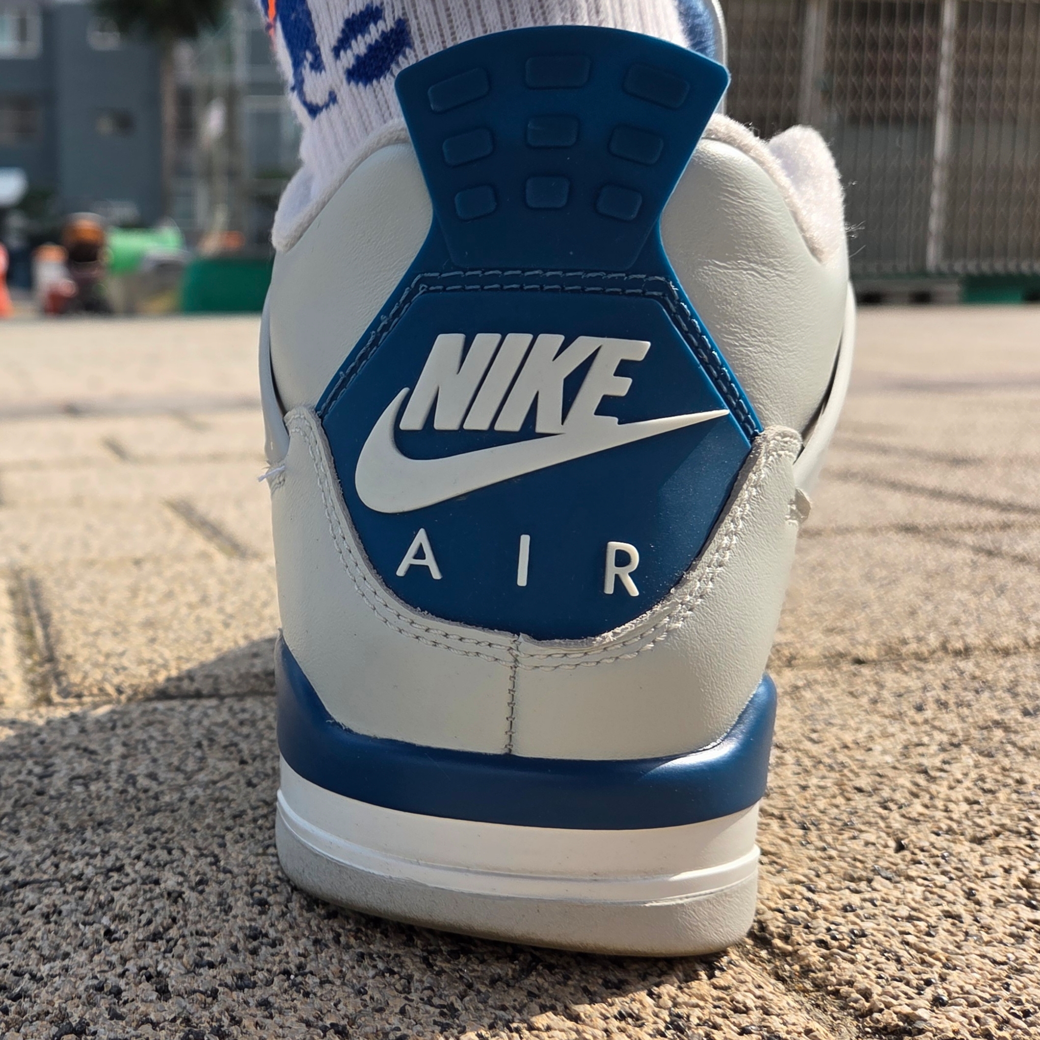 Jordan 4 Retro Industrial Blue 착용 스타일 - 2