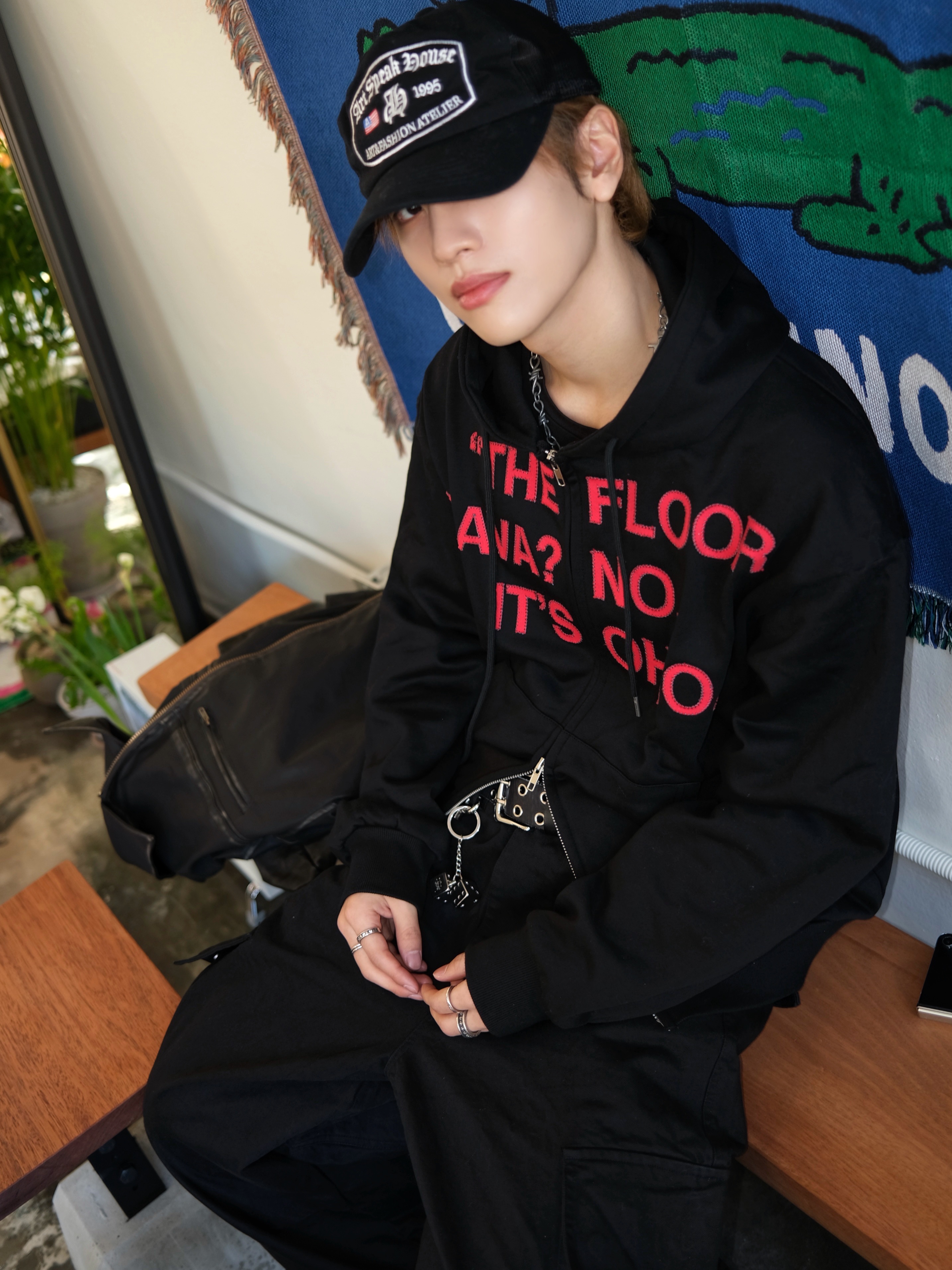 Stussy Metal Dice Keychain Silver 착용 스타일 - 3