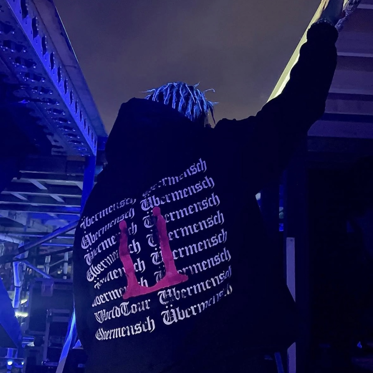 G-DRAGON Ubermensch Hoodie Black 착용 스타일