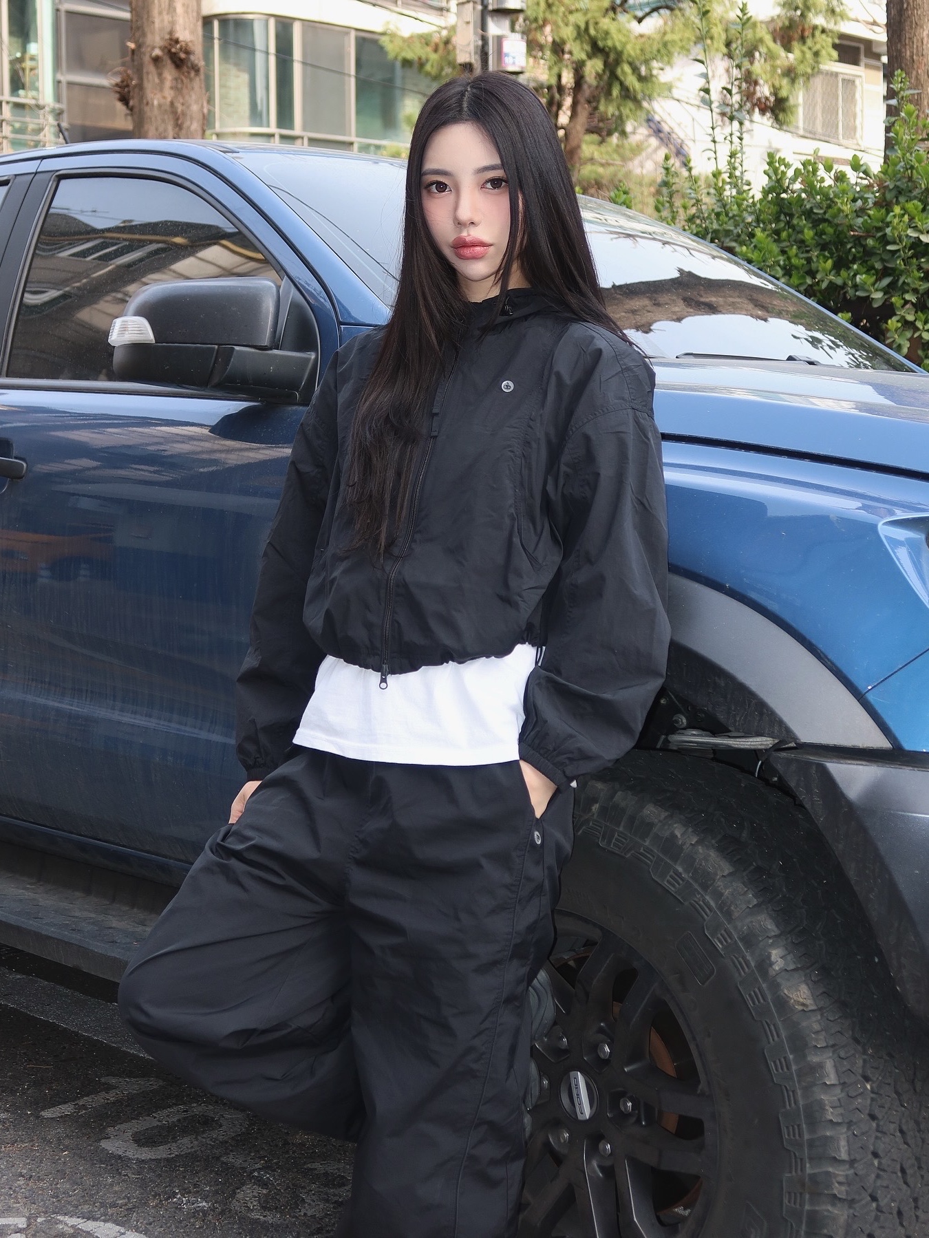 New Balance 9060 Triple Black 착용 스타일 - 1