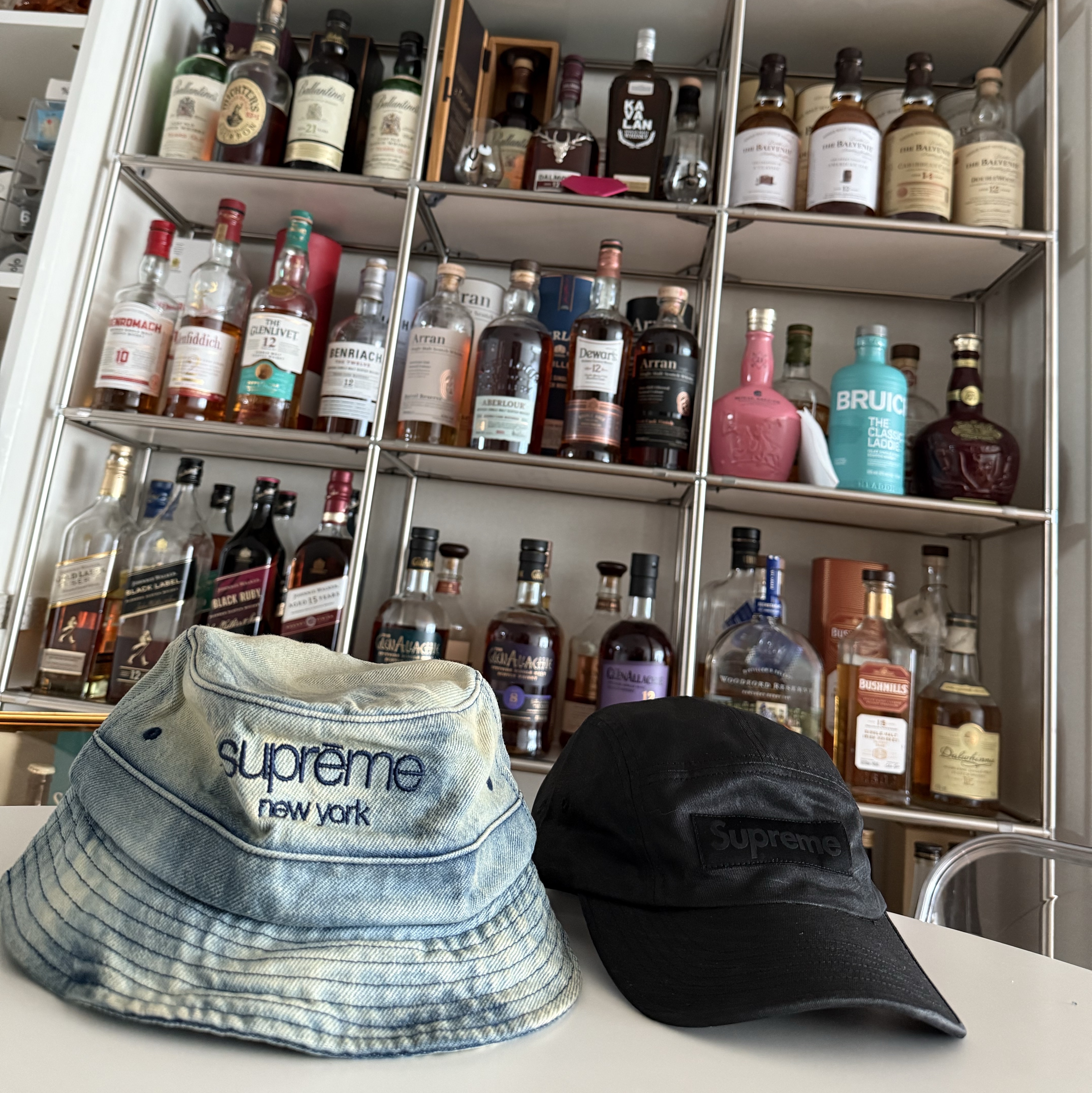 Supreme x MM6 Maison Margiela Painted Camp Cap Black - 24SS, Supreme Chino Twill Crusher Dirty Indigo - 24SS 착용 스타일