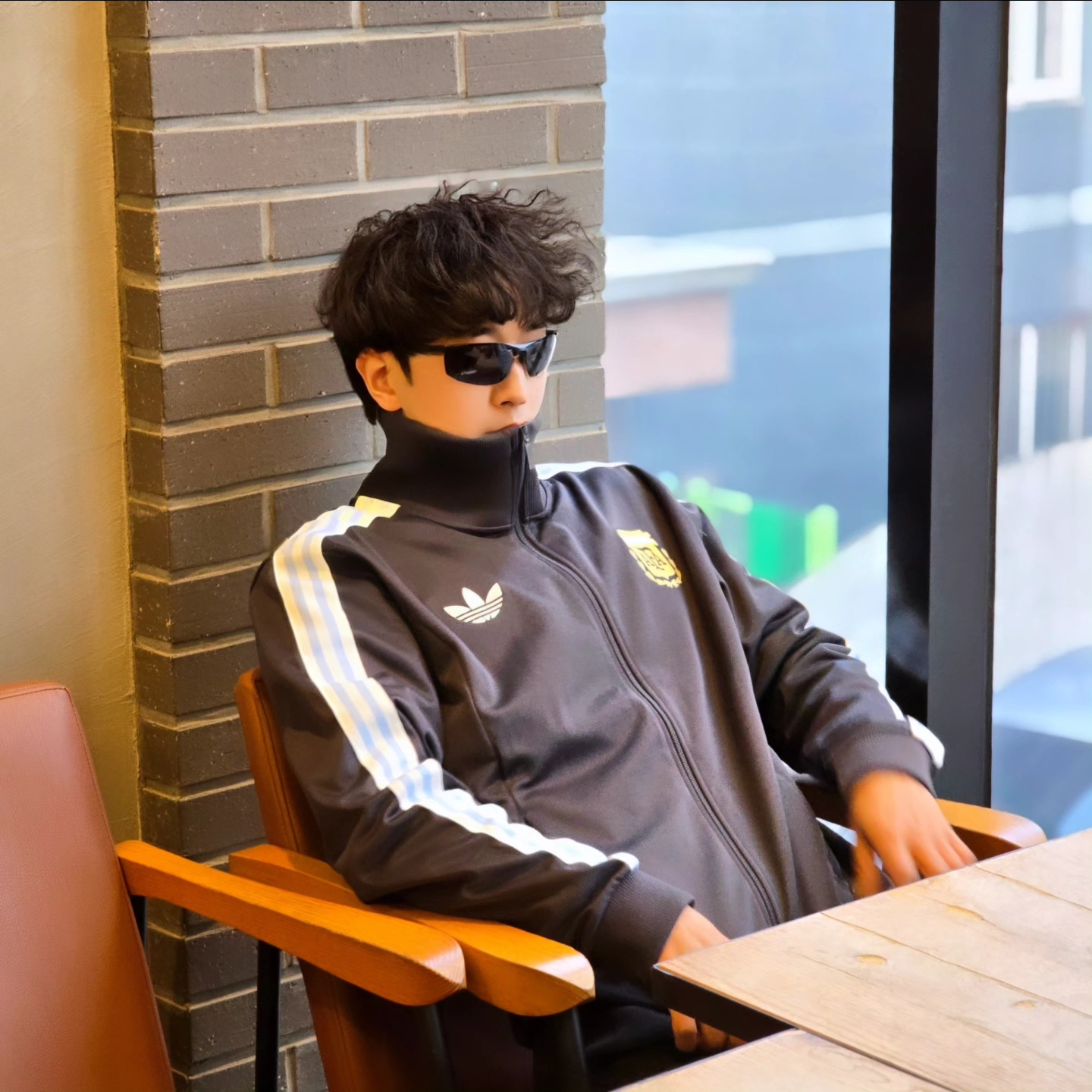 Adidas Argentina Beckenbauer Track Top Utility Black - KR Sizing, Adidas Argentina Beckenbauer Track Top Utility Black - US Sizing 착용 스타일 - 2