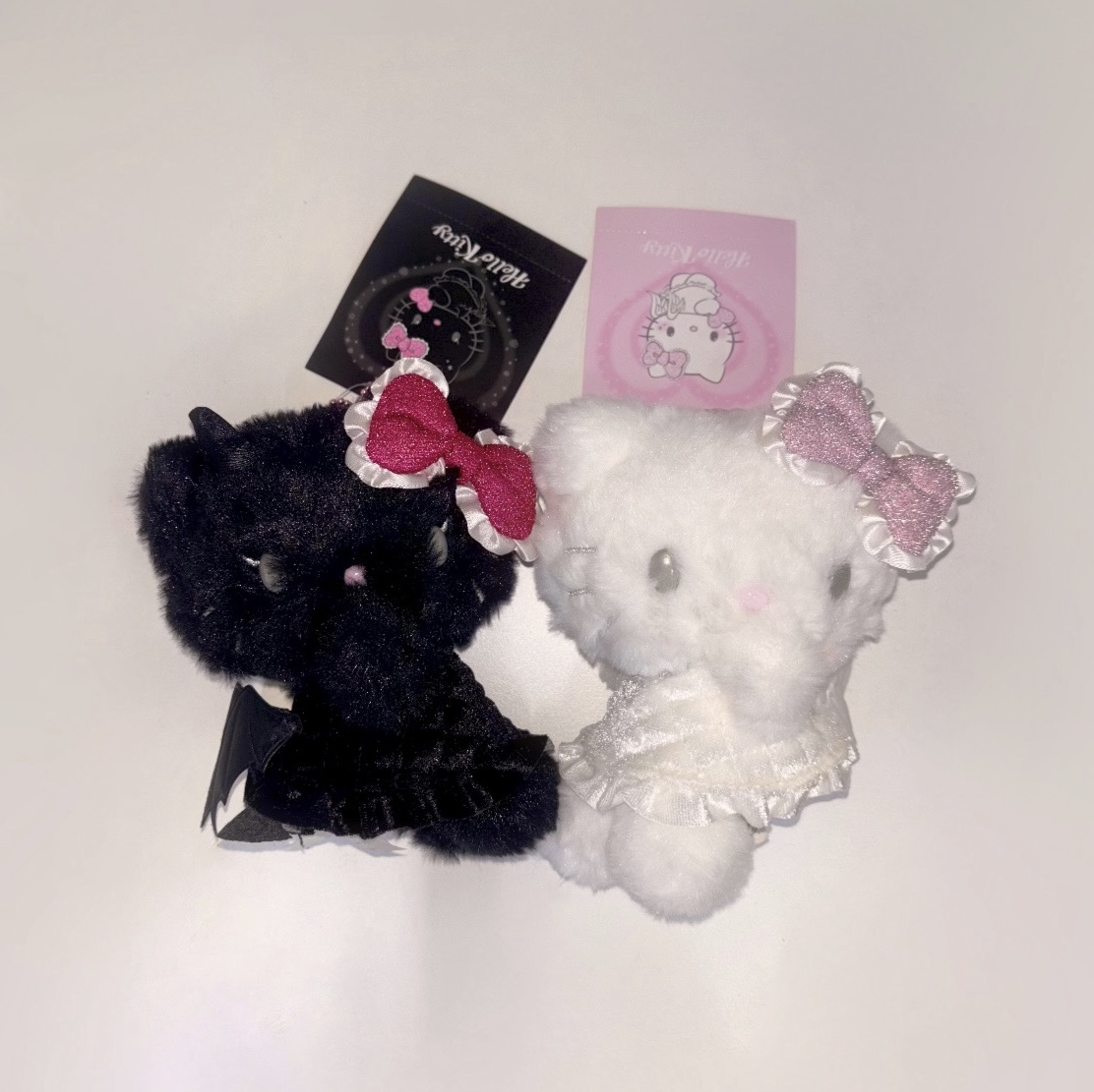 Sanrio Hello Kitty Devil Mascot Holder, Sanrio Hello Kitty Angel Mascot Holder 착용 스타일