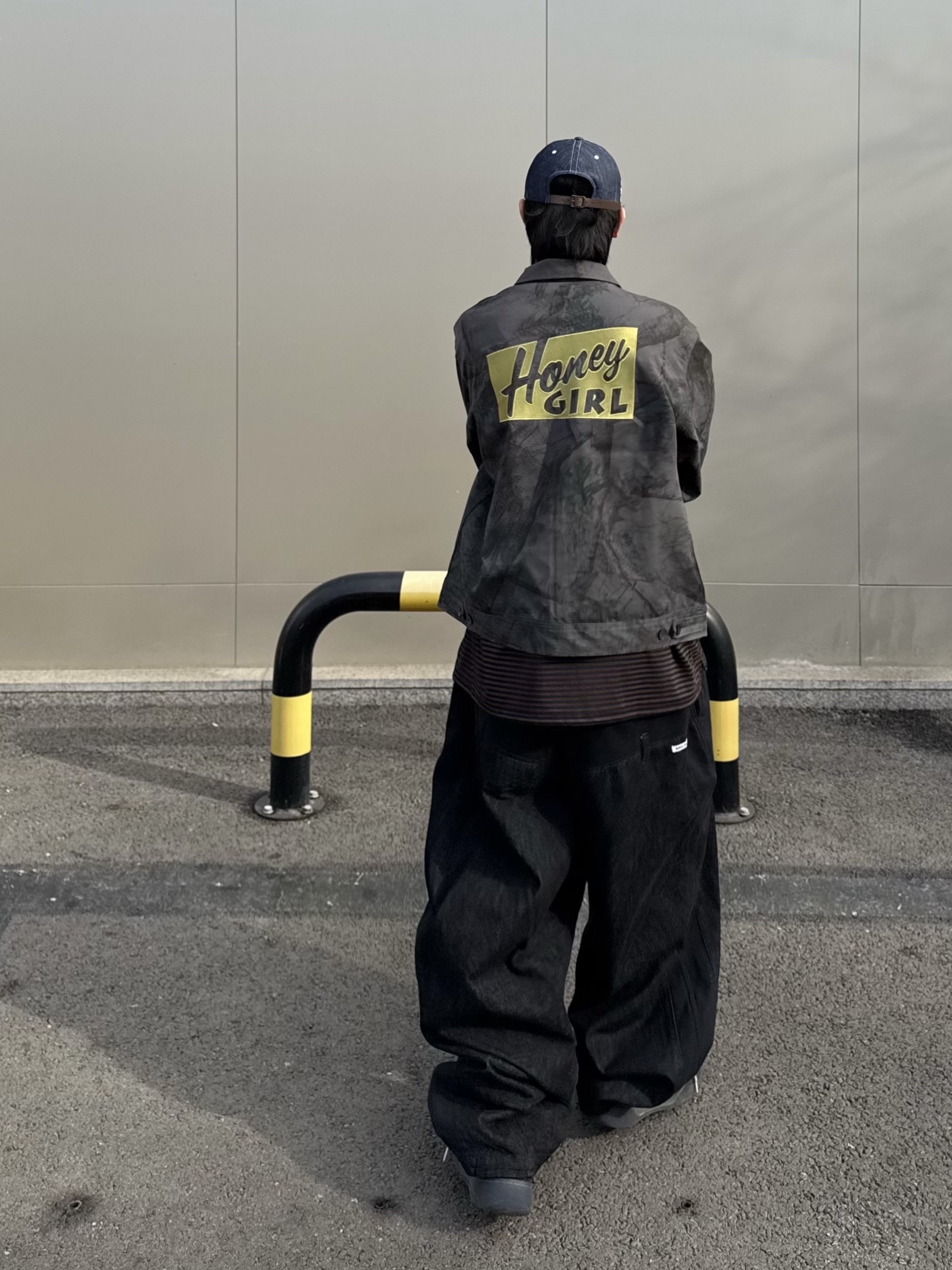Honey Scoop House HNY Denim Cap Indigo, Honey Scoop House Honey Girl Work Jacket R.T Camo Black 착용 스타일 - 5