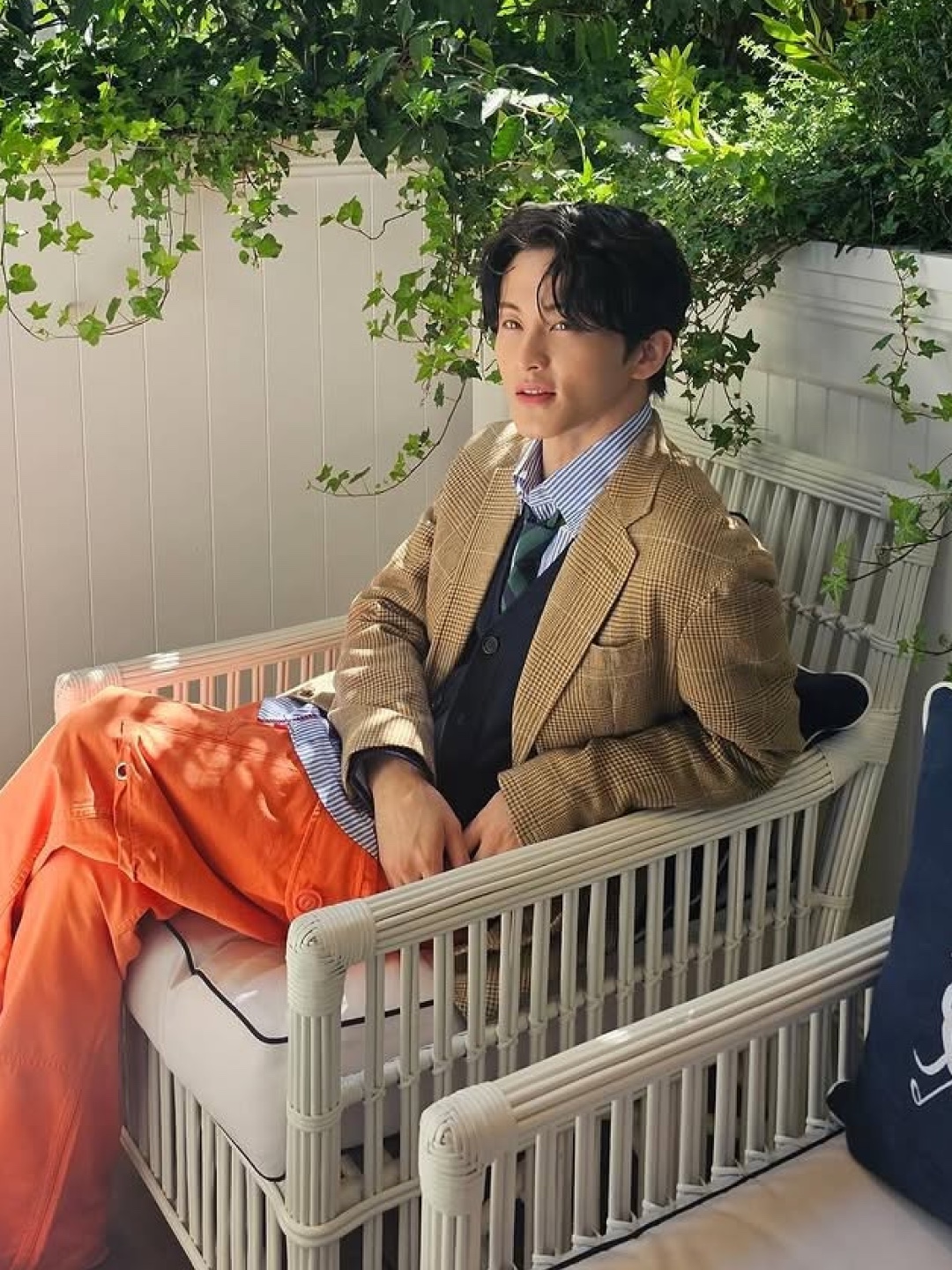 떠그 클럽 바이오 리사이클 블레이저 카키, 스투시 텍스쳐드 리넨 블레이저 네이비 착용 스타일 - 4