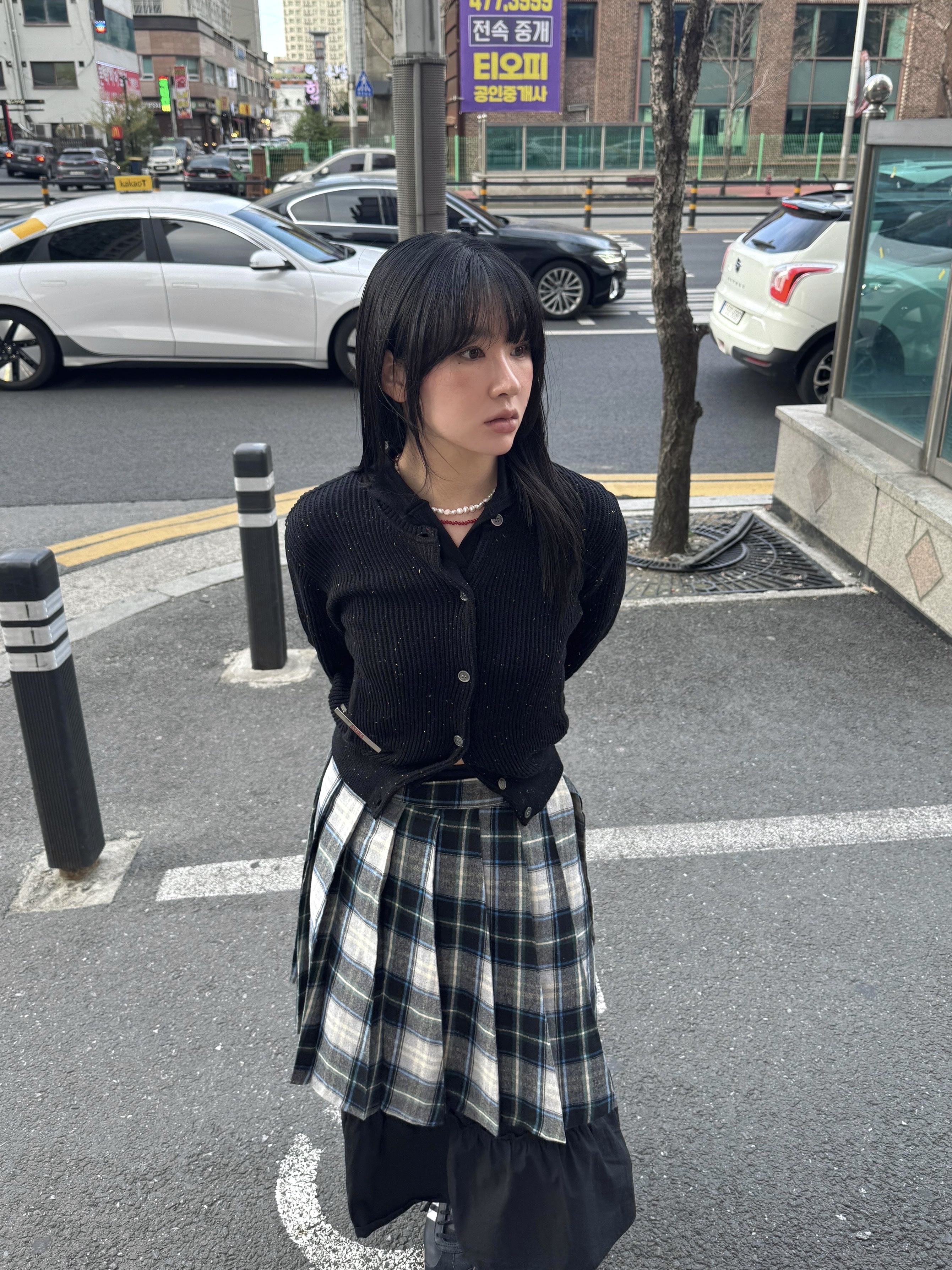 (W) noun Nep Yarn Crewneck Cardigan Black 착용 스타일 - 5