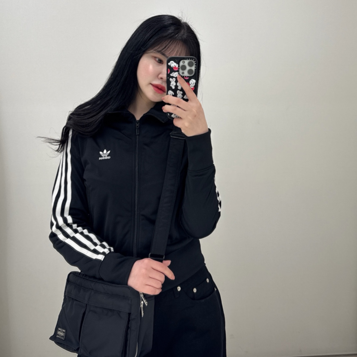 Porter Tanker Shoulder Bag S Black, Adidas Adicolor Classics Firebird Track Top Black - KR Sizing 착용 스타일