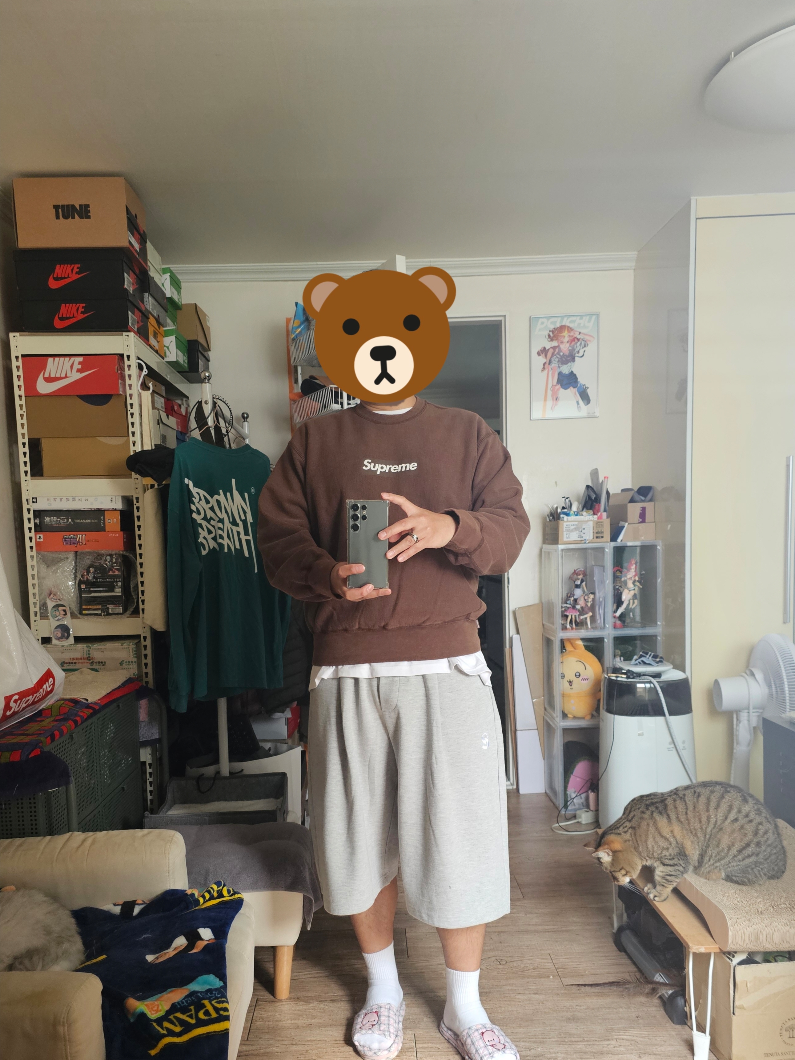 Supreme Washed Box Logo Crewneck Brown - 25SS 착용 스타일 - 2