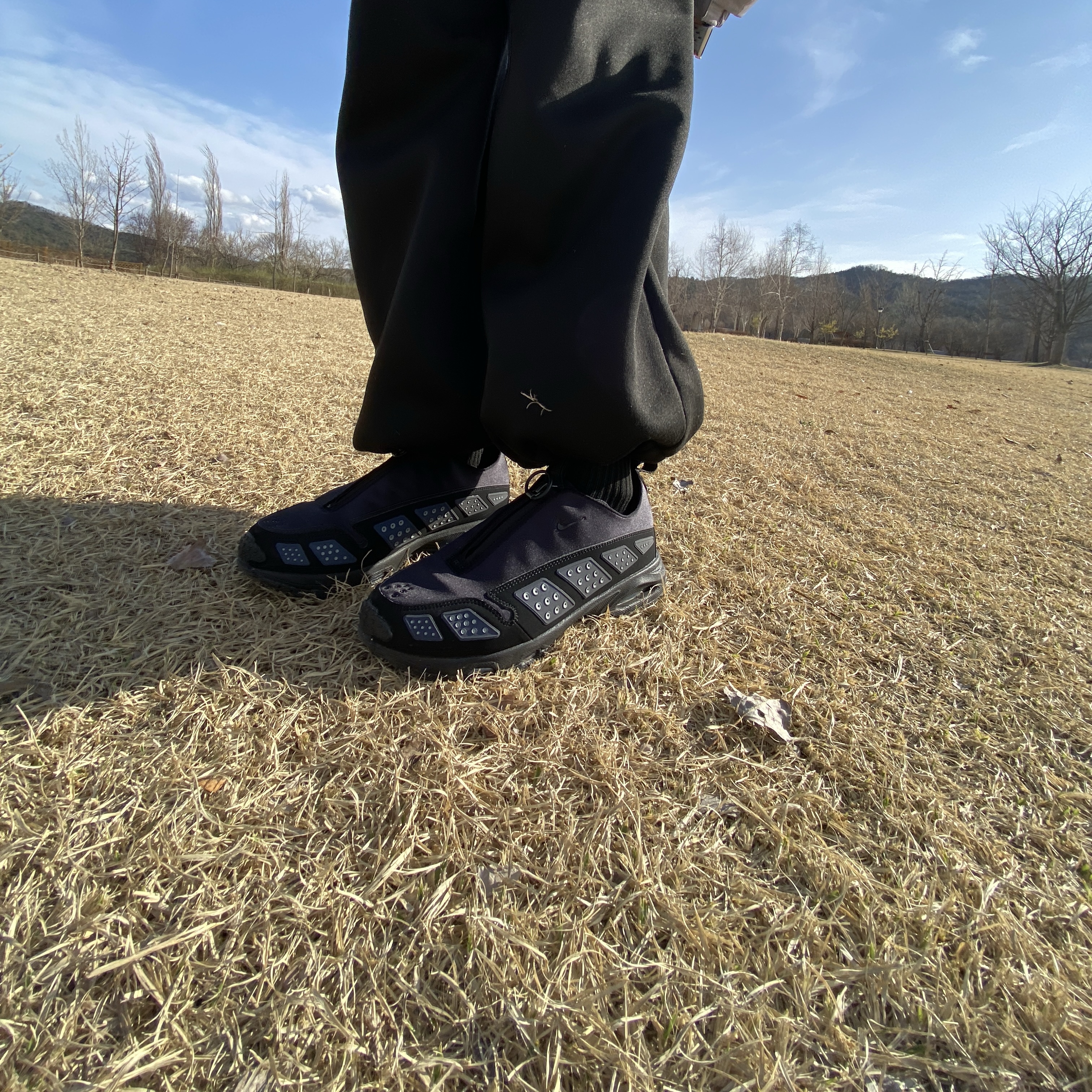 (W) Nike Air Max SNDR Black and Silver 착용 스타일