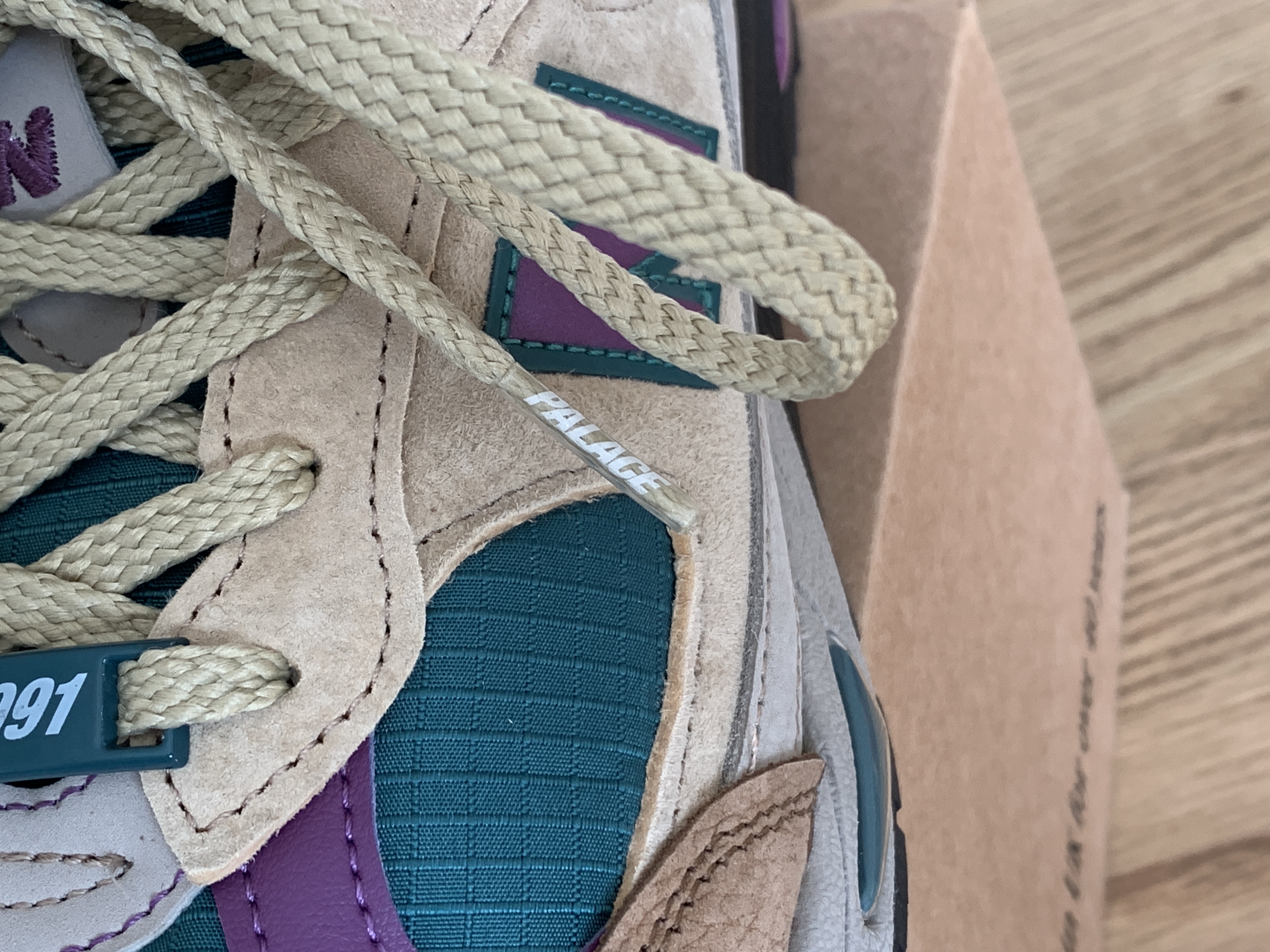 New Balance x Palace 991 Made in UK Teal Brown 착용 스타일 - 6