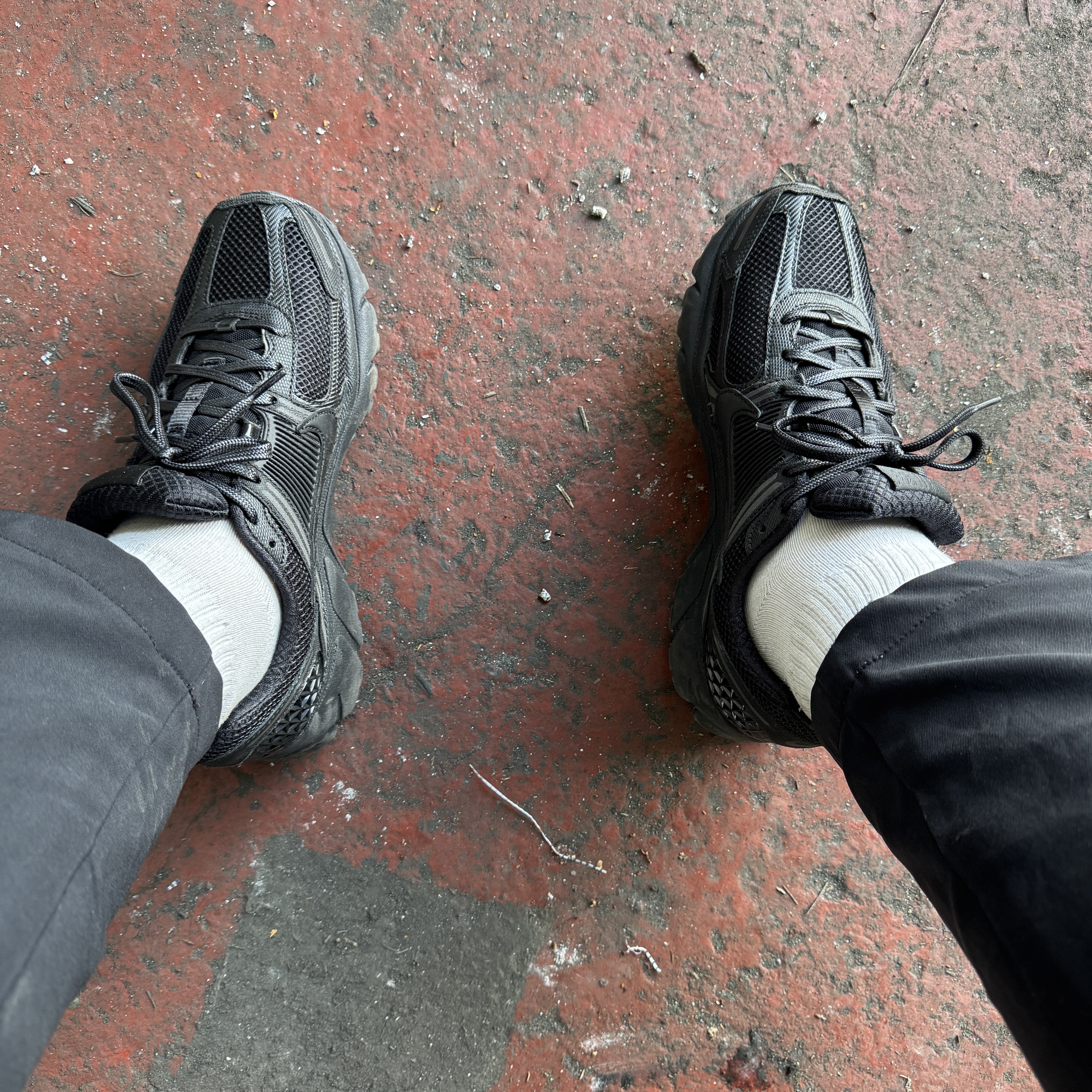 Nike Zoom Vomero 5 SP Black 착용 스타일