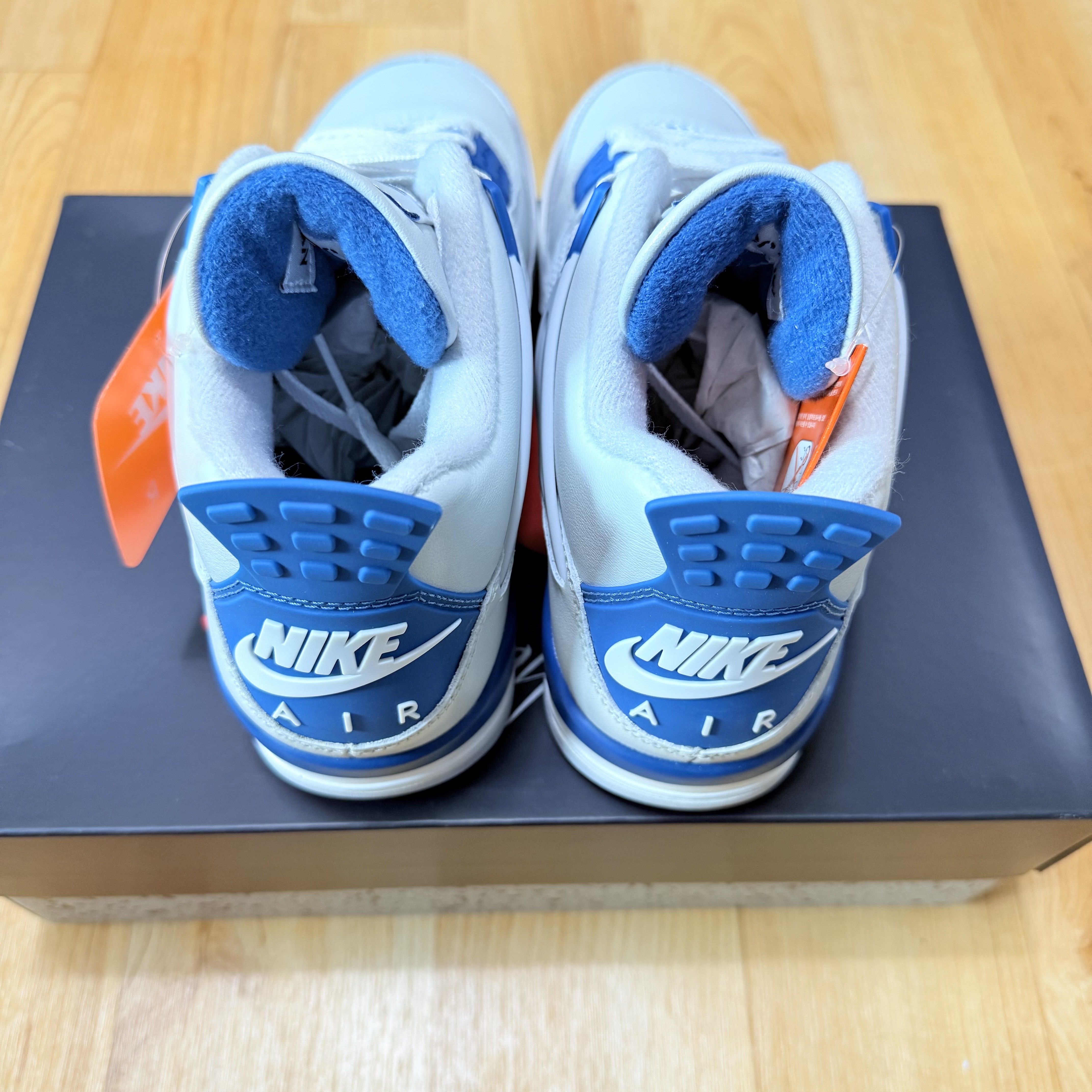 Jordan 4 Retro Industrial Blue 착용 스타일 - 3