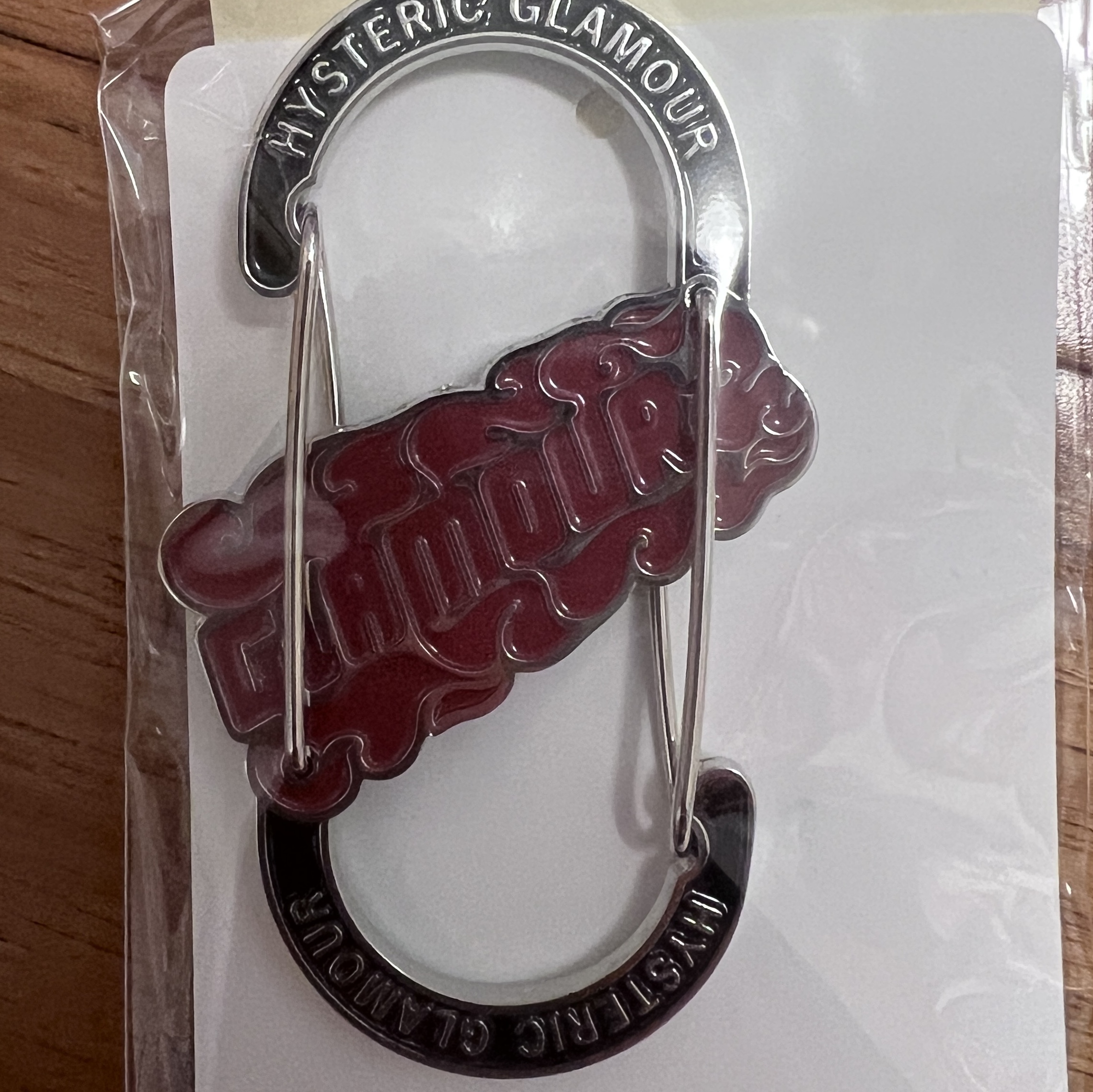 Hysteric Glamour Flame Logo Carabiner Keychain Black 착용 스타일