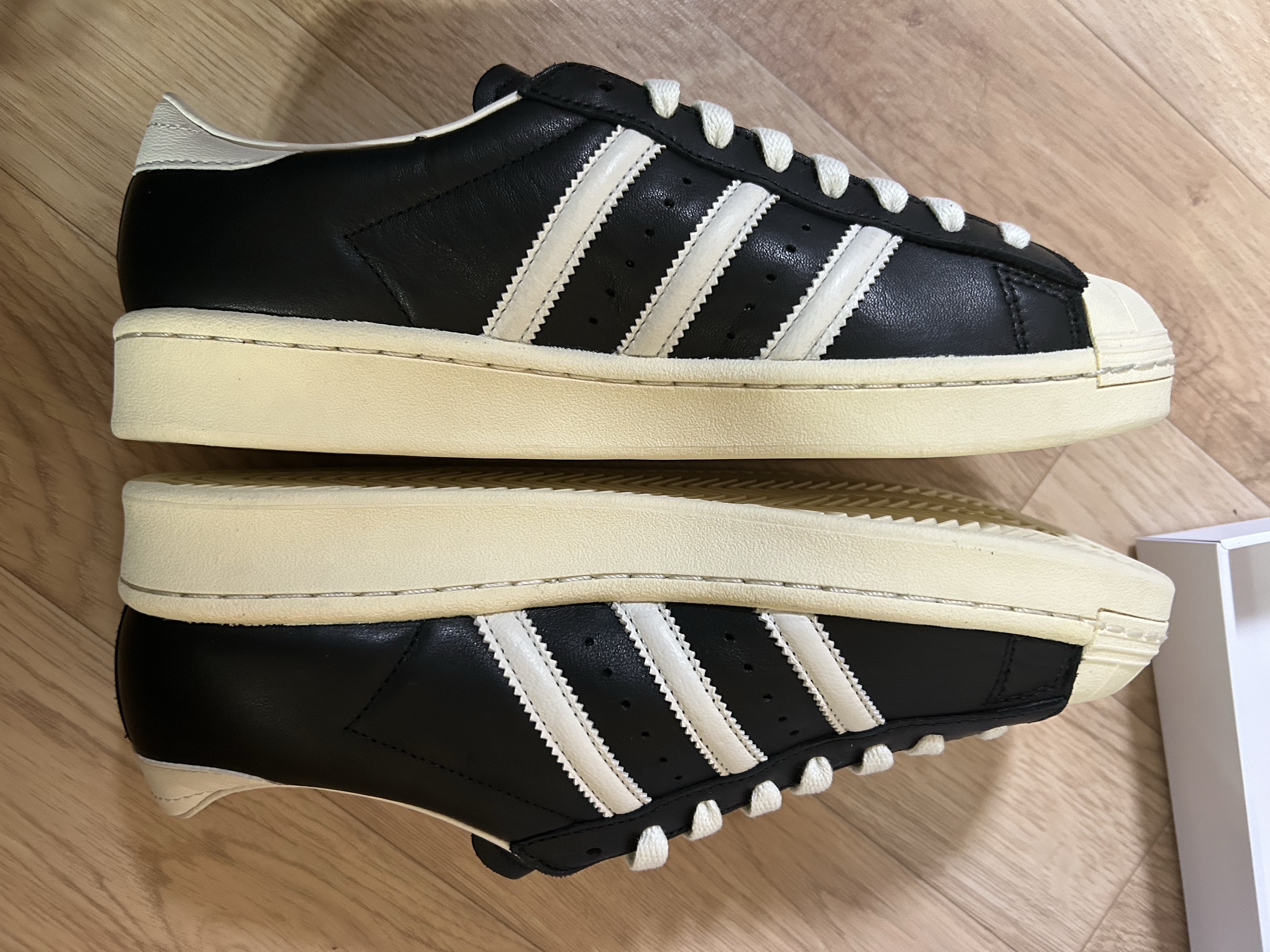 Adidas Superstar Vintage Made in Germany Core Black Core White 착용 스타일