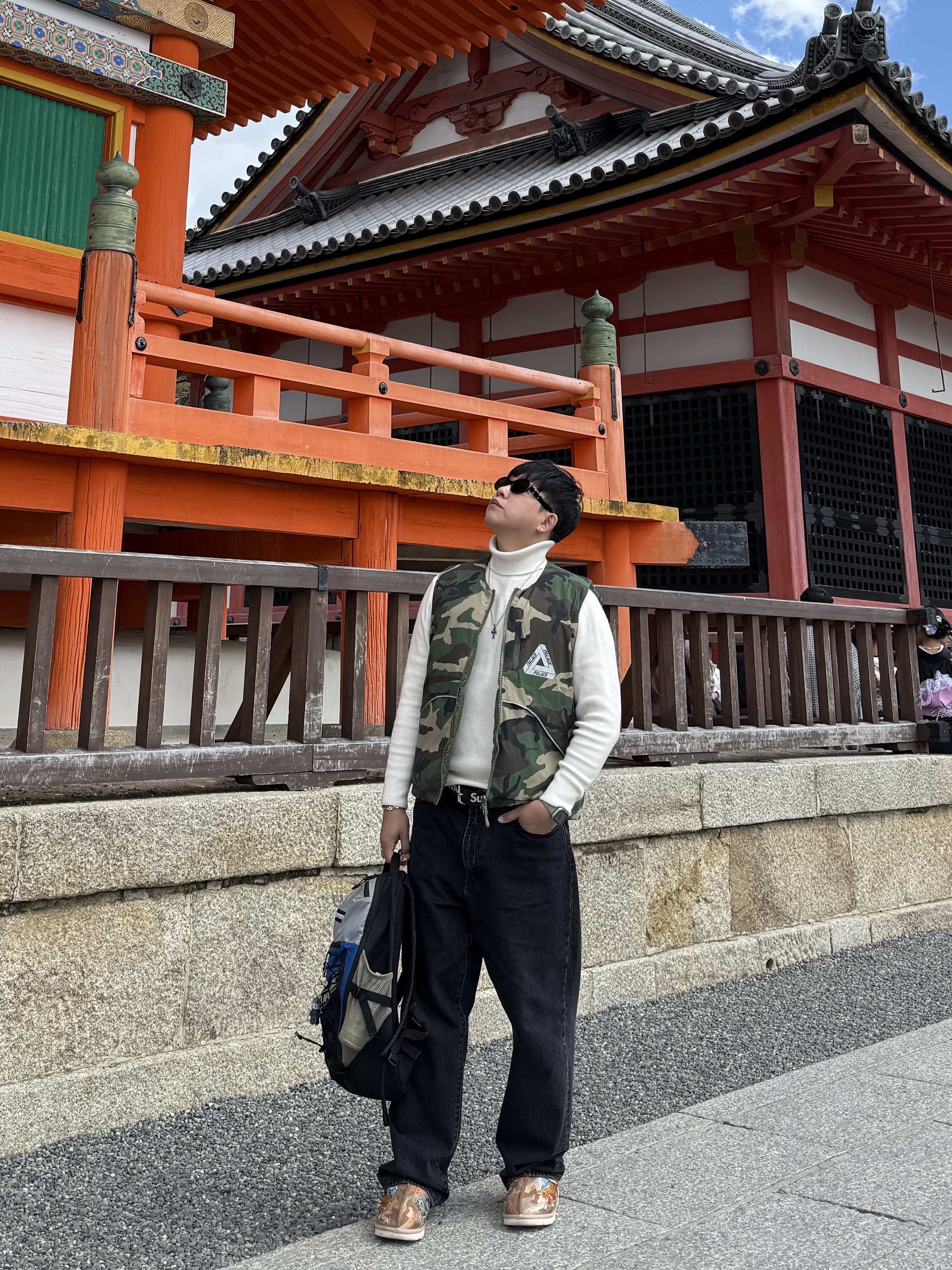 Supreme Baggy Jean Black - 23FW, Palace P-Tech Reversible Puffa Vest Camo - 23FW 착용 스타일