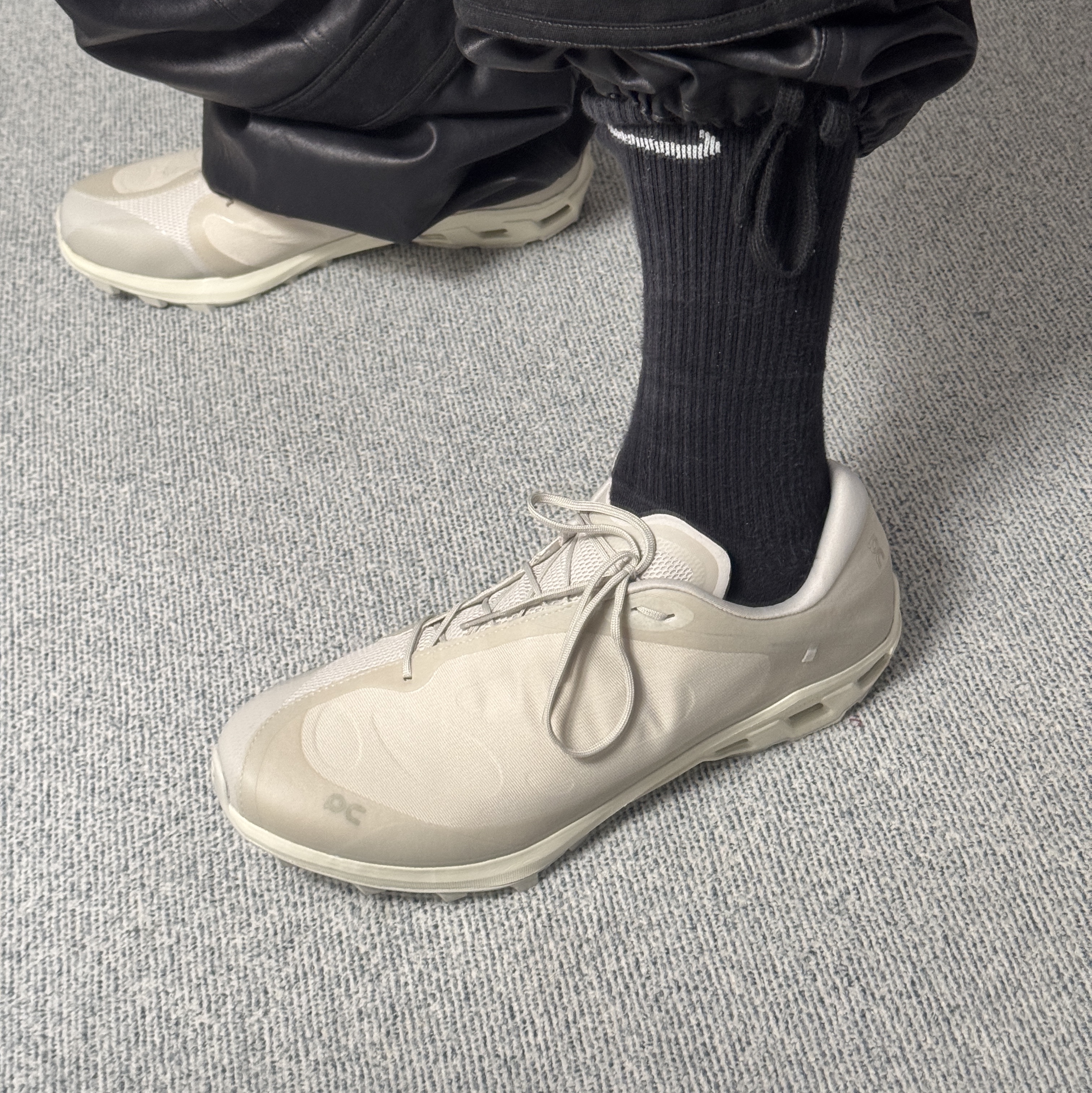 On Running x Post Archive Faction (Paf) Cloudventure Peak Ice Moon 착용 스타일 - 2