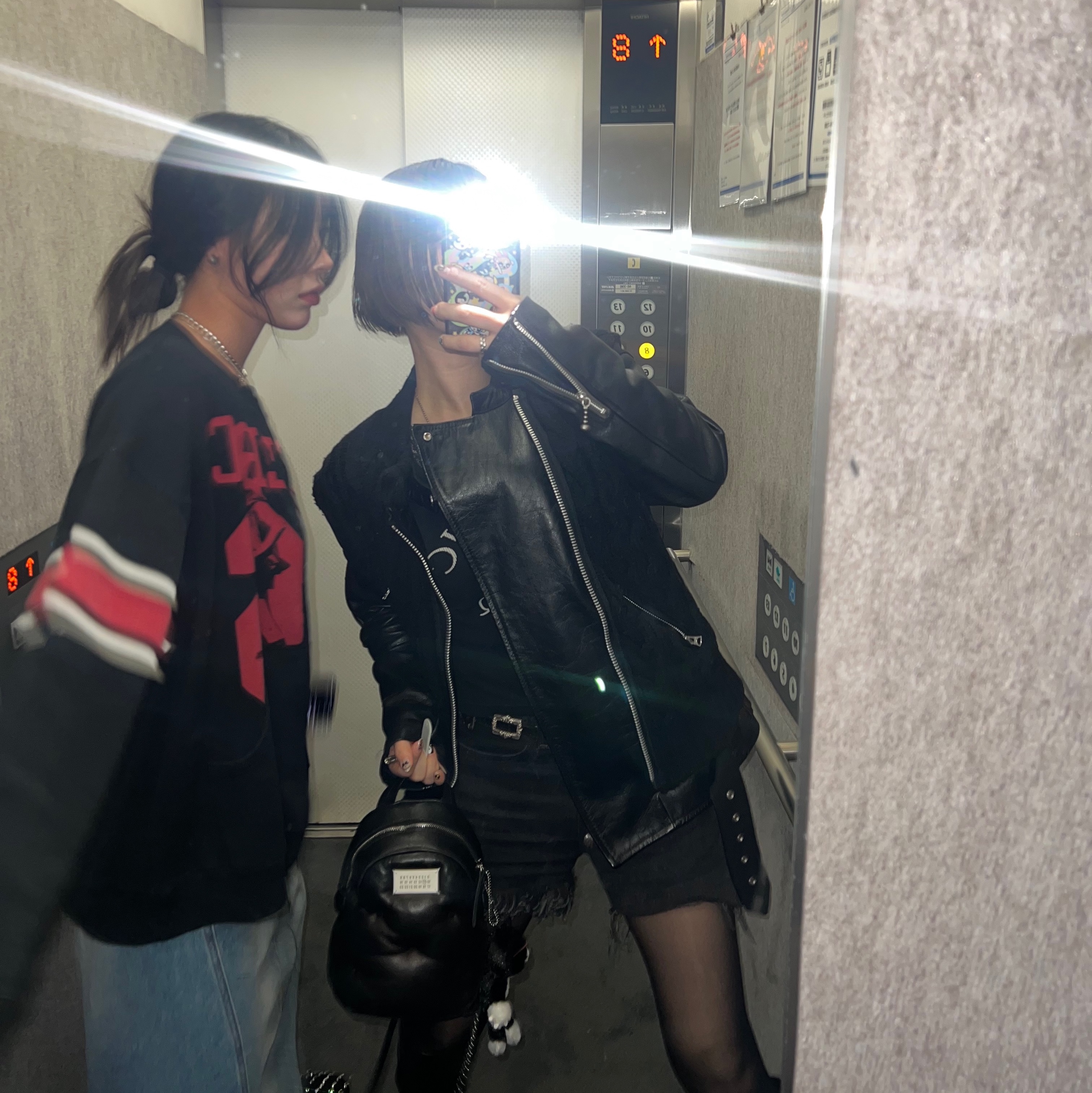 (W) Hysteric Glamour Hysteric 76 Oversized Jumper Black, (W) Hysteric Glamour Unlimited Girl T-Shirt Beige 착용 스타일 - 5