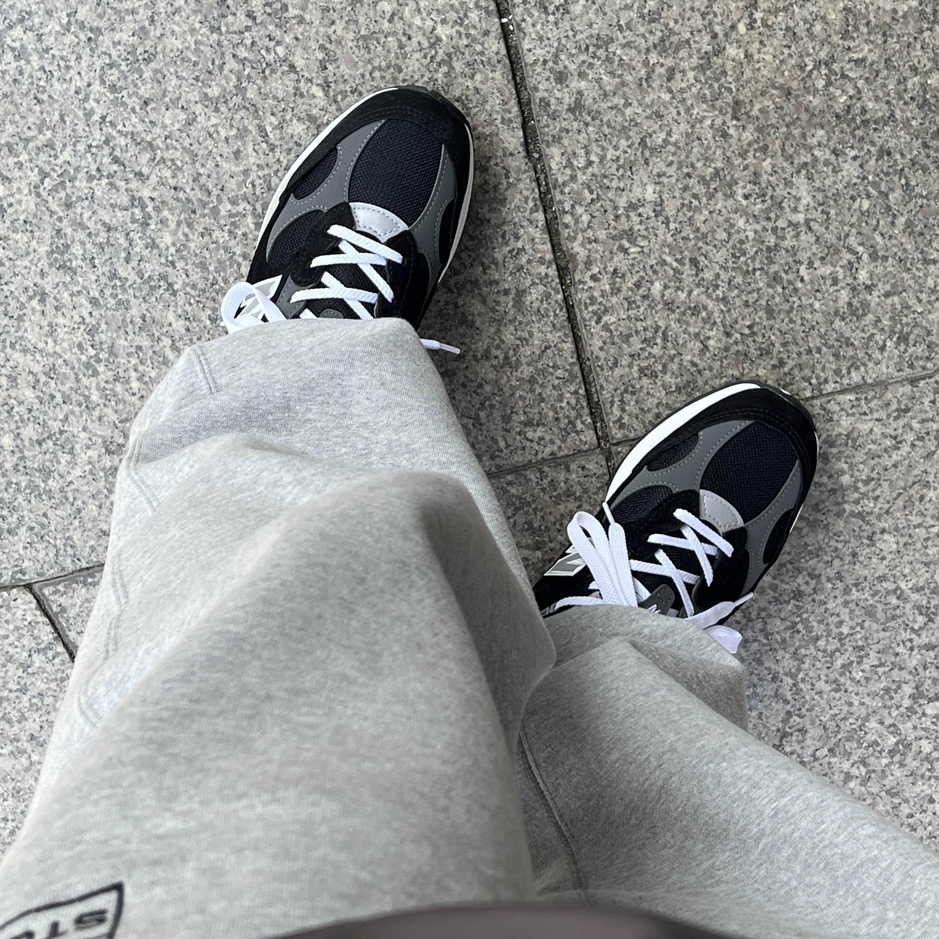 New Balance 992 Made in USA Core Black Grey 착용 스타일