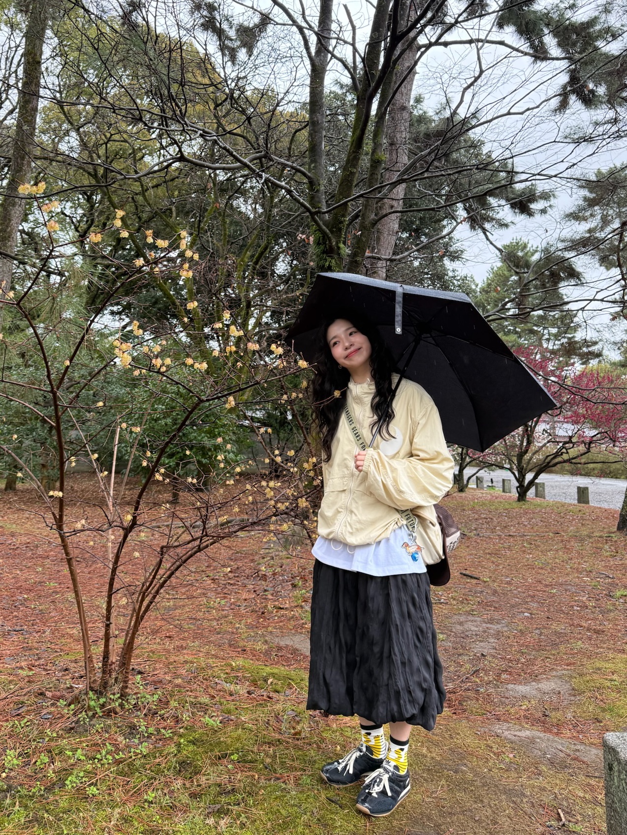 Our Legacy Work Shop Windbreaker Ripstop Butter Cream, Human Made Tabi Socks Yellow 착용 스타일