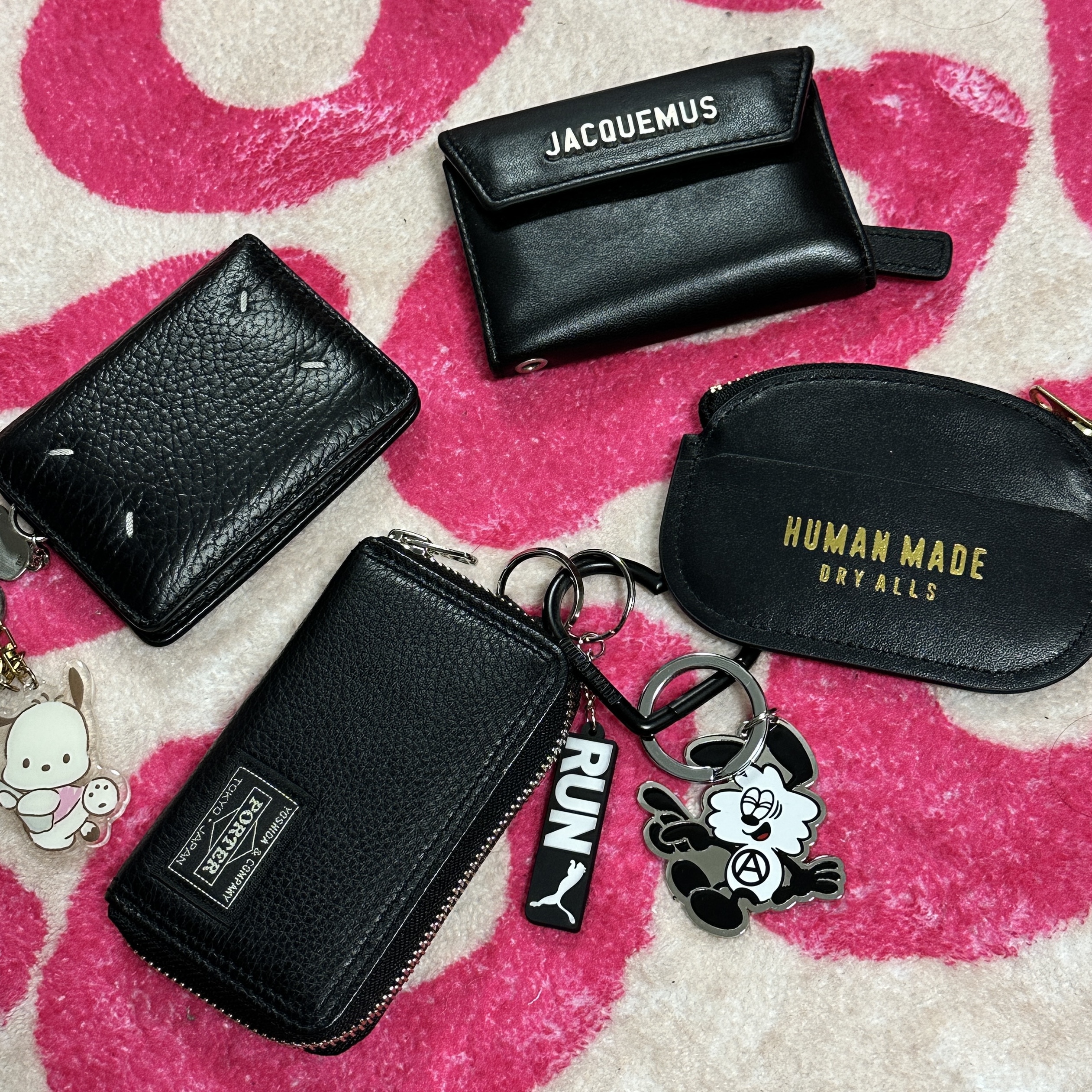 Porter Calm Coin Case Black, Maison Margiela Keyring Wallet Black 착용 스타일