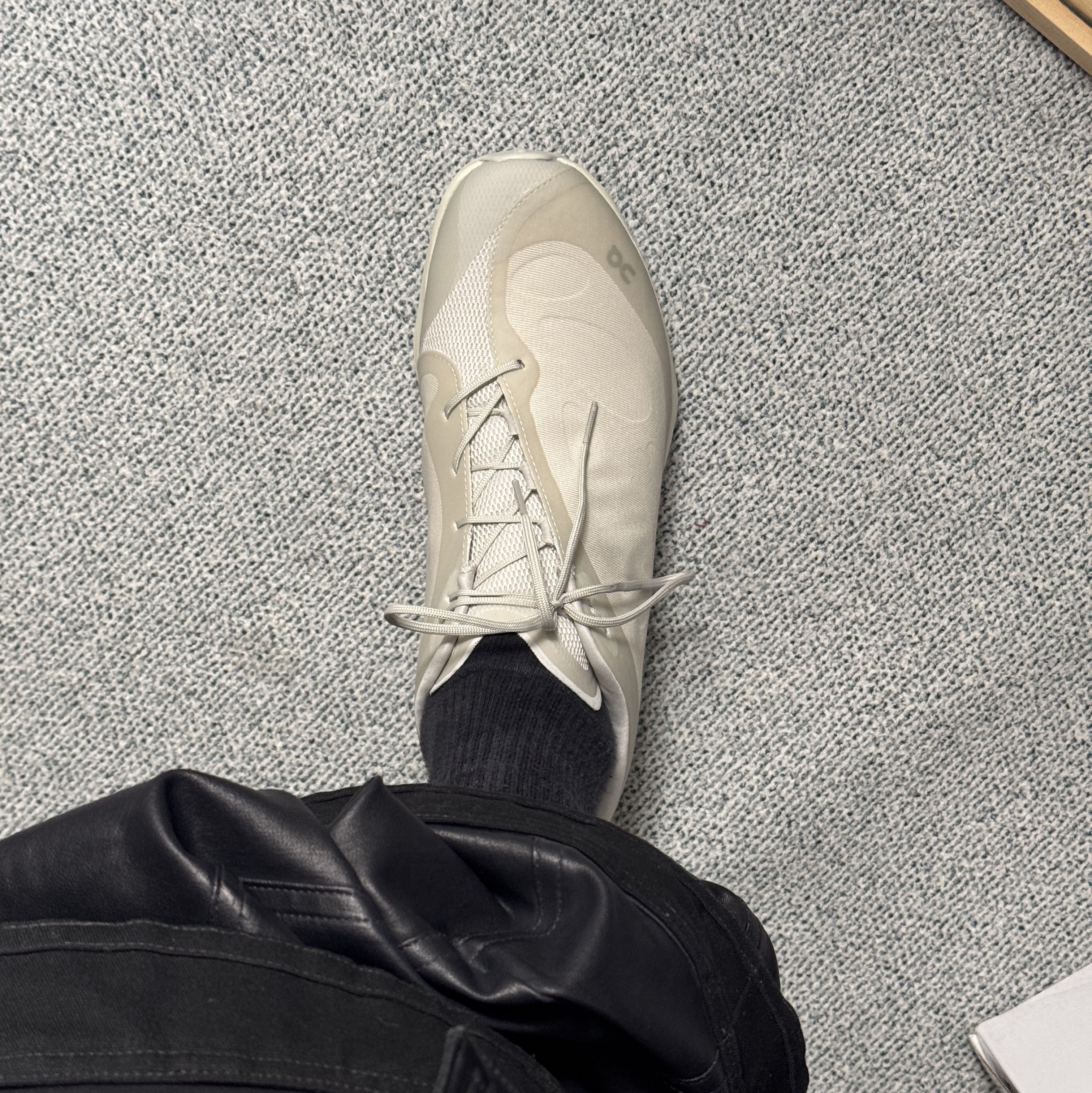 On Running x Post Archive Faction (Paf) Cloudventure Peak Ice Moon 착용 스타일 - 3