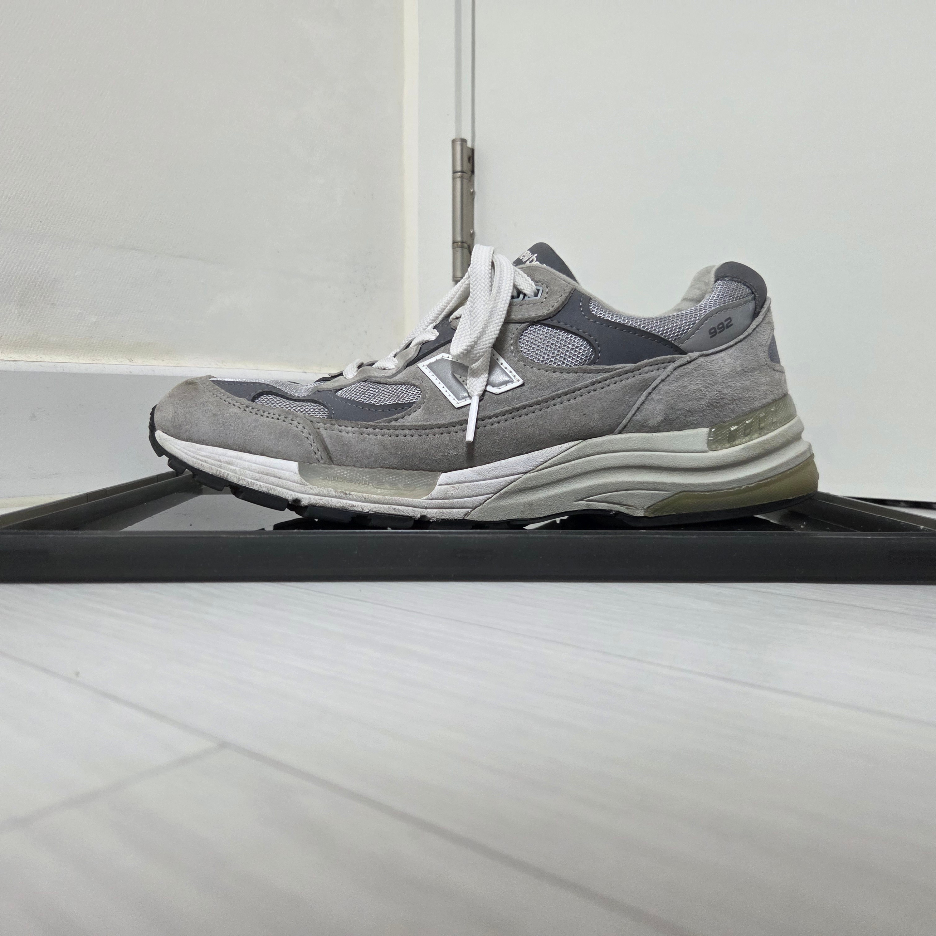 New Balance 992 Made in USA Grey - D Standard 착용 스타일