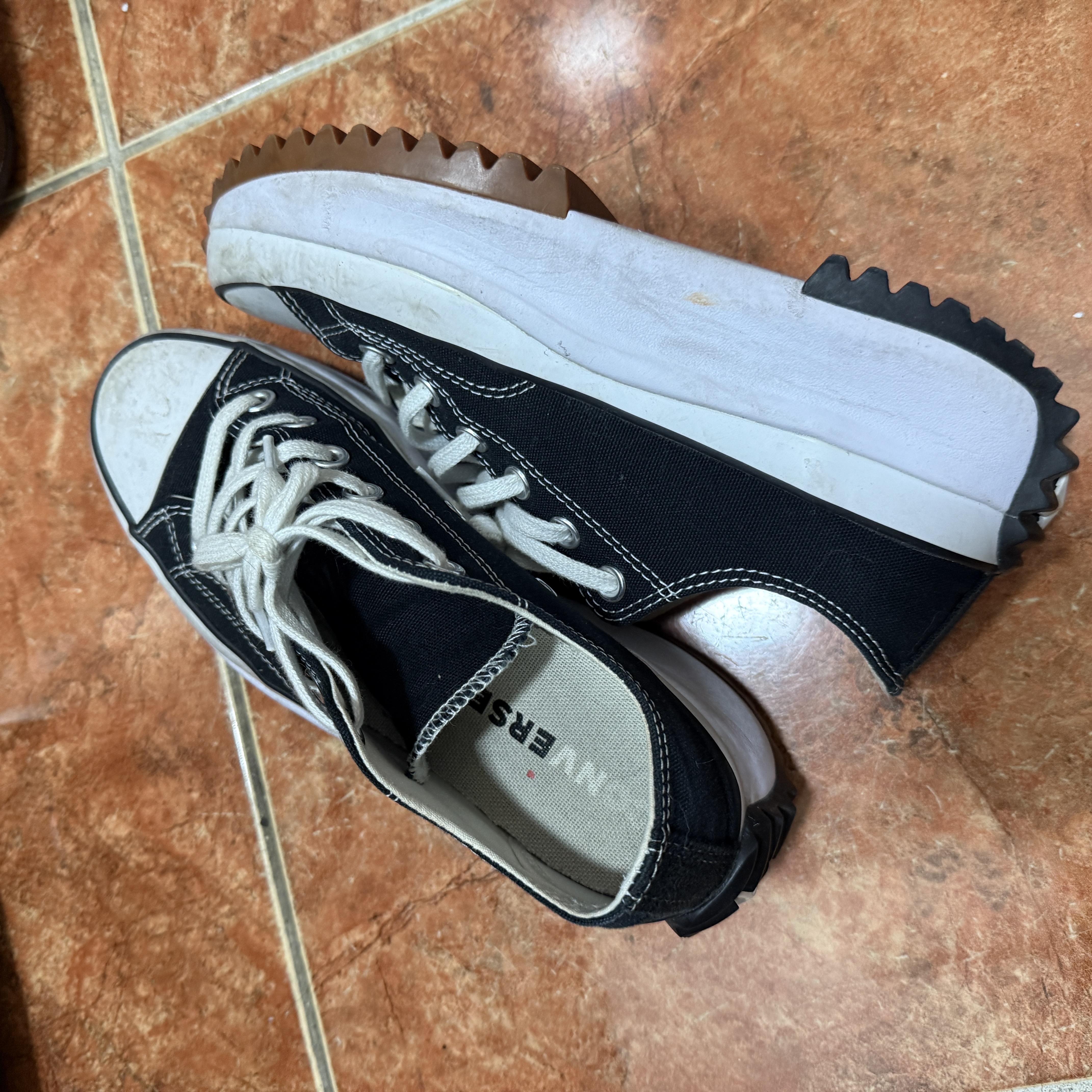Converse Run Star Hike Low Black 착용 스타일