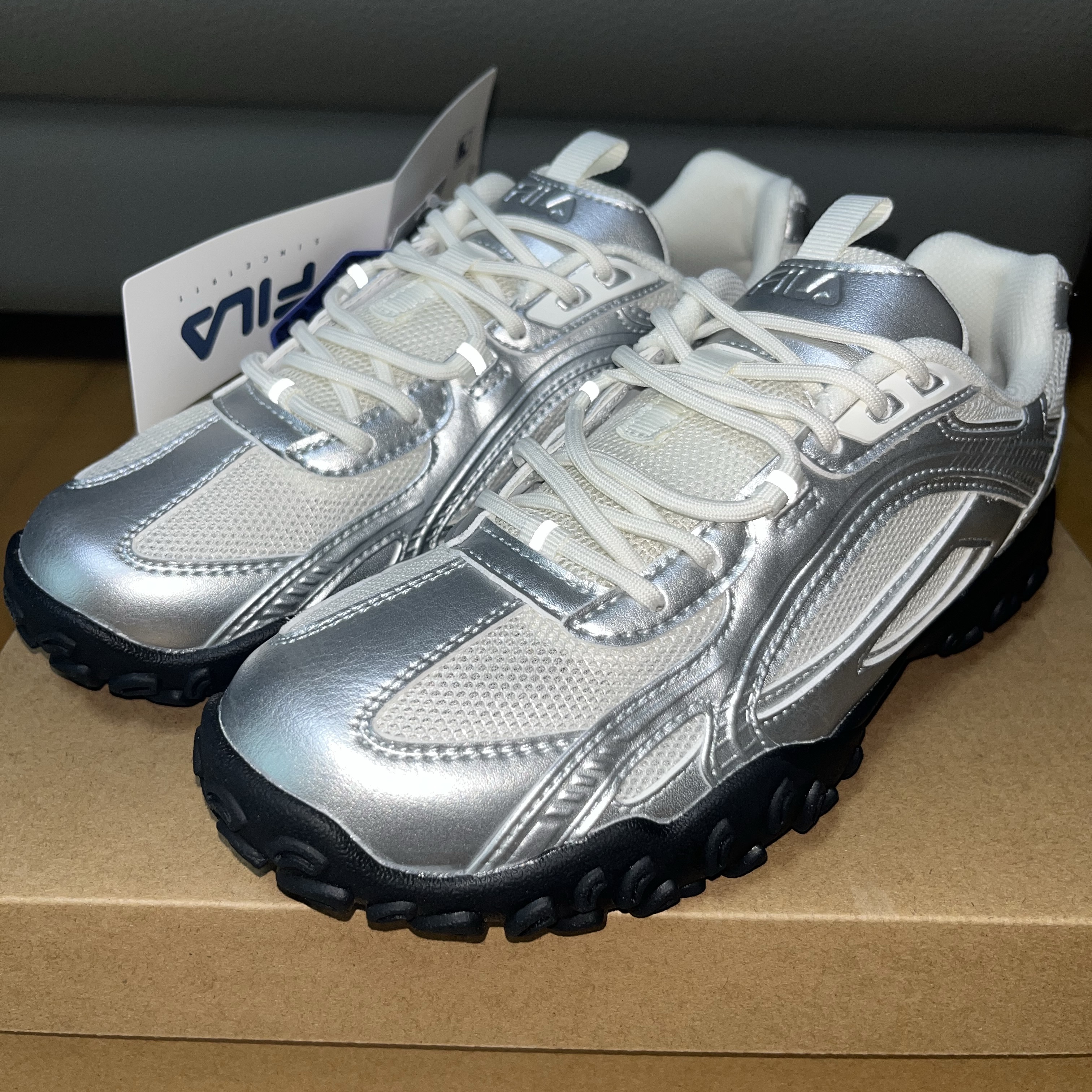 [6% 적립] FILA Echappe Ms Silvermoon 착용 스타일