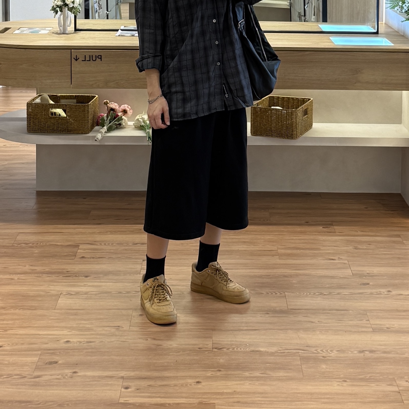 Nike Air Force 1 '07 WB Flax 착용 스타일