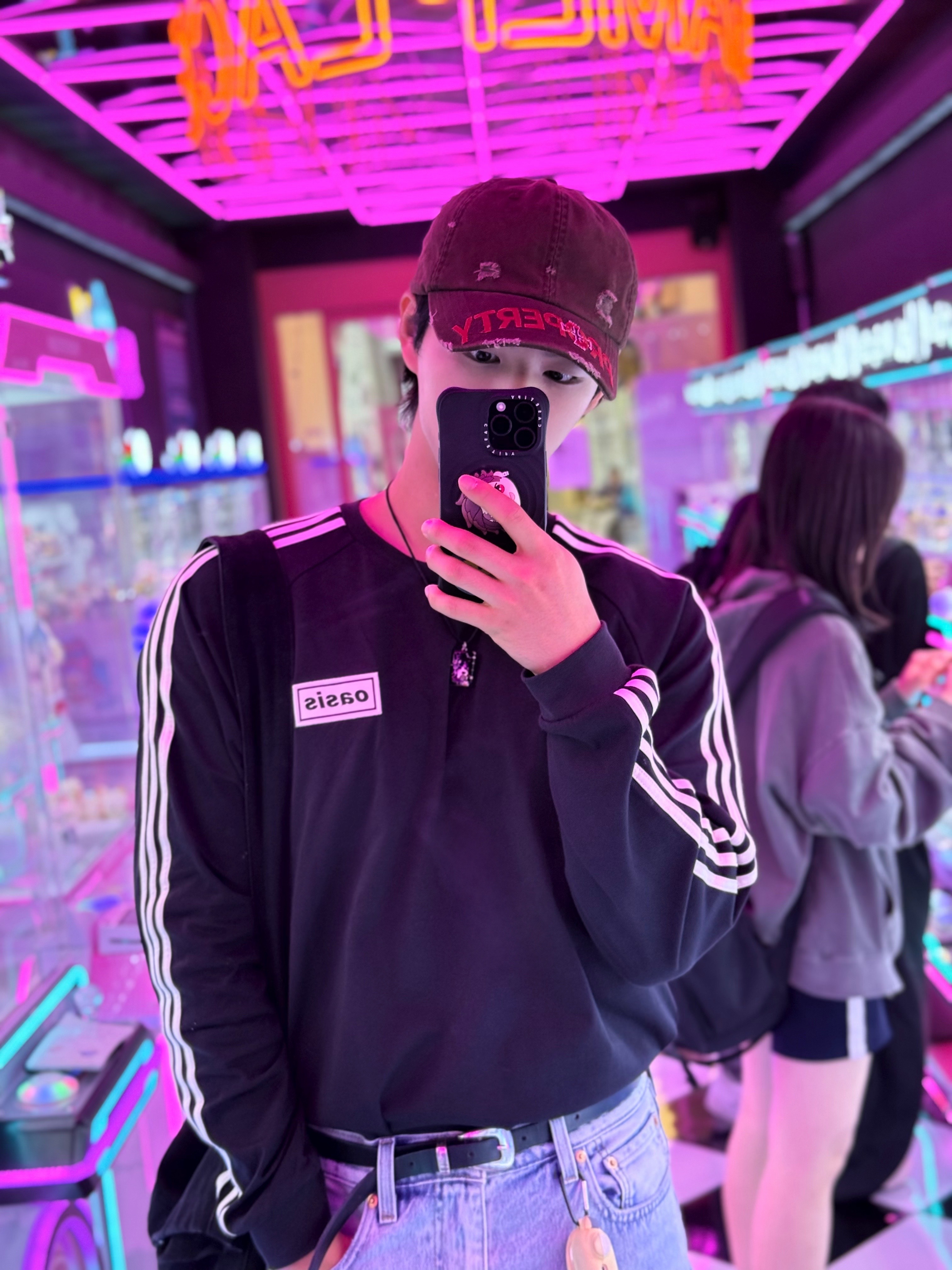 Adidas x Oasis Tour 3-Stripes Longsleeve T-Shirt Black - KR Sizing, Adidas x Oasis Tour 3-Stripes Longsleeve T-Shirt Black - US Sizing 착용 스타일 - 2