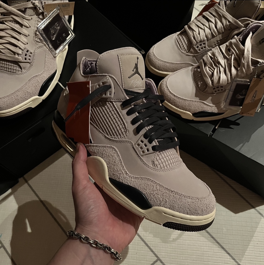 (W) Jordan 4 x A Ma Maniere Retro OG SP W.Y.W.S. 착용 스타일