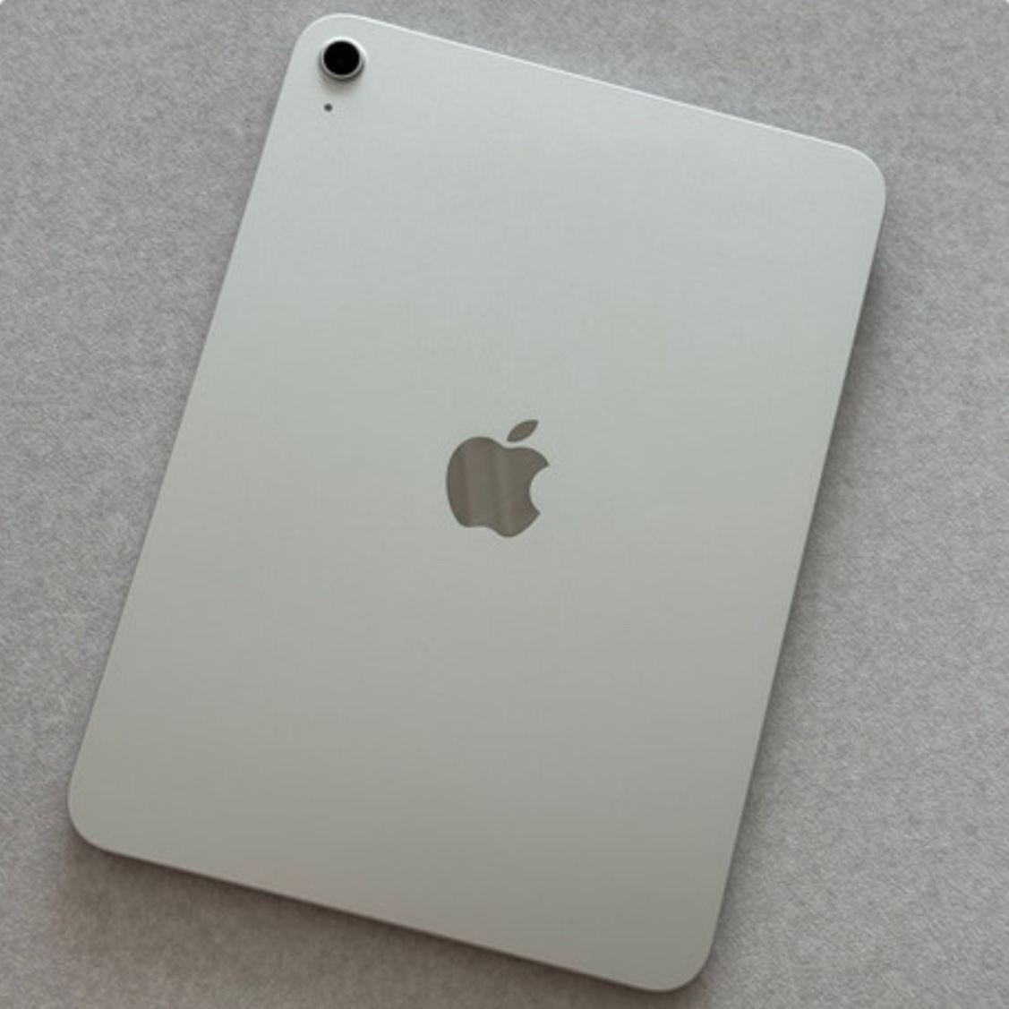 Apple iPad 11th Gen Wifi 128GB Silver (Korean Ver.) 착용 스타일
