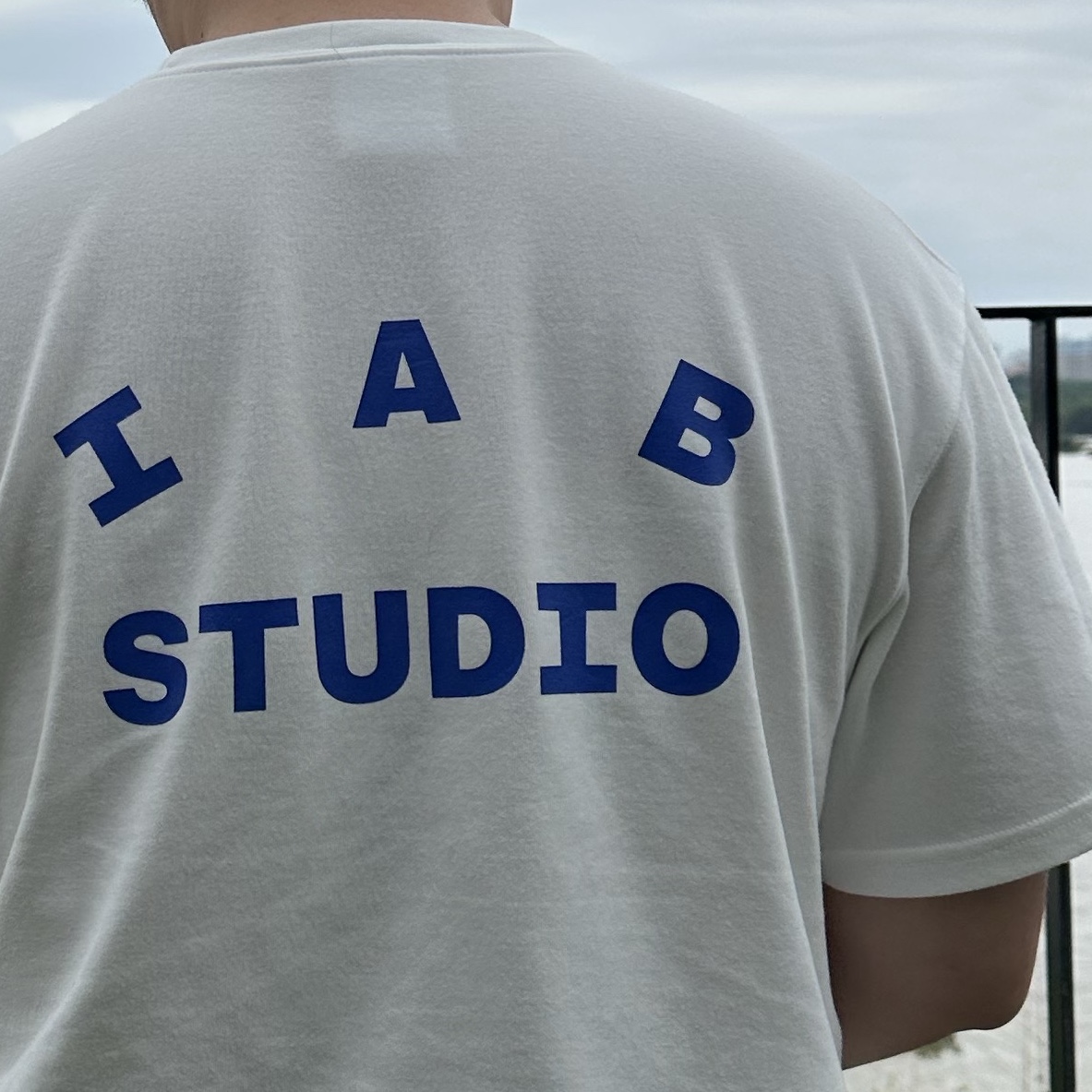 IAB Studio 10th Anniversary T-Shirt White 착용 스타일
