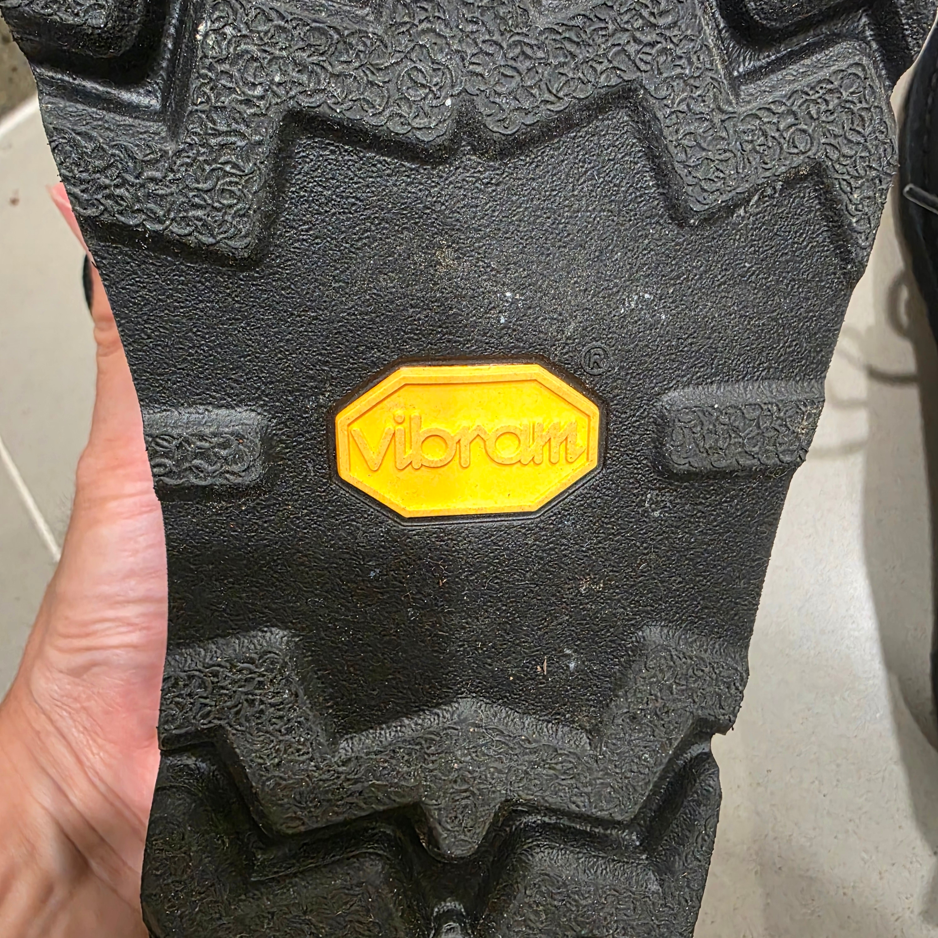 Clarks Desert Trek GTX Black Suede 착용 스타일 - 4