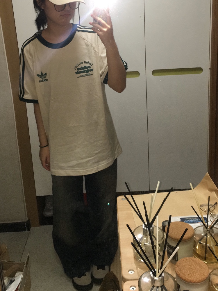 Adidas Sport Graphic Cali T-Shirt Wonder White - KR Sizing 착용 스타일