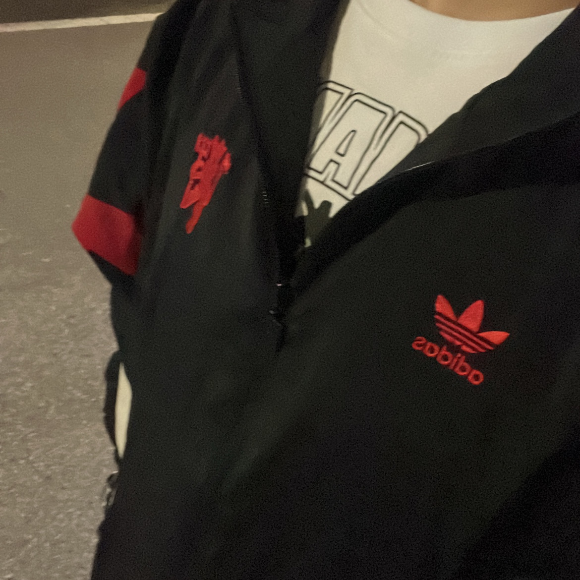Adidas Manchester United Originals Track Top Black Red - KR Sizing 착용 스타일